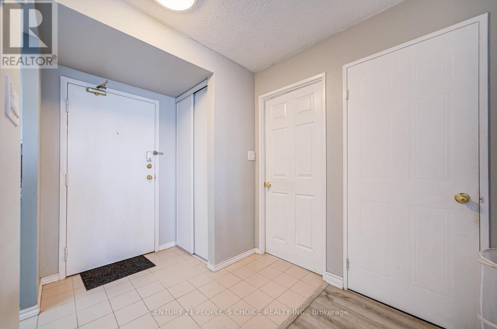 Photo 13 of 1003 1470 Midland Avenue, Toronto ON