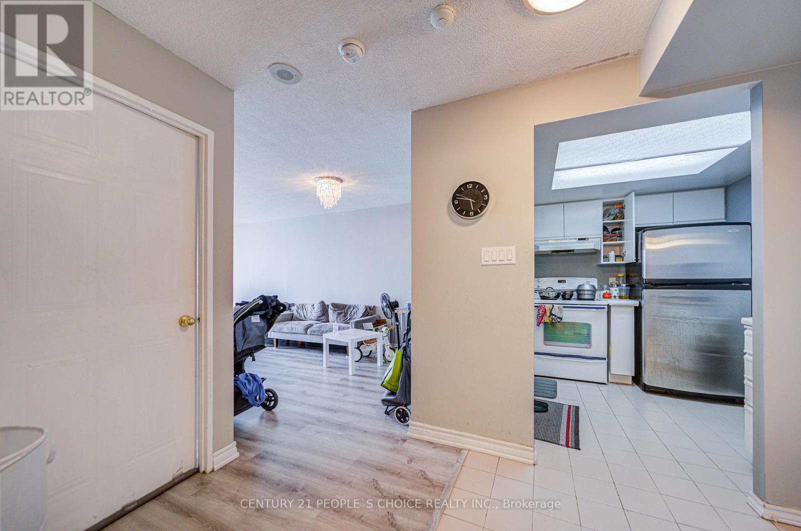 Photo 2 of 1003 1470 Midland Avenue, Toronto ON