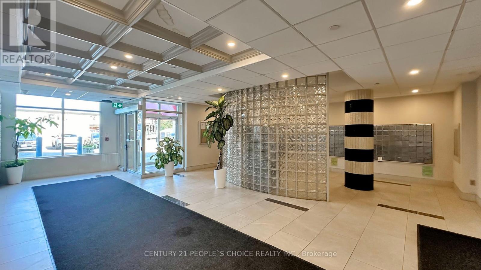 Photo 3 of 1003 1470 Midland Avenue, Toronto ON