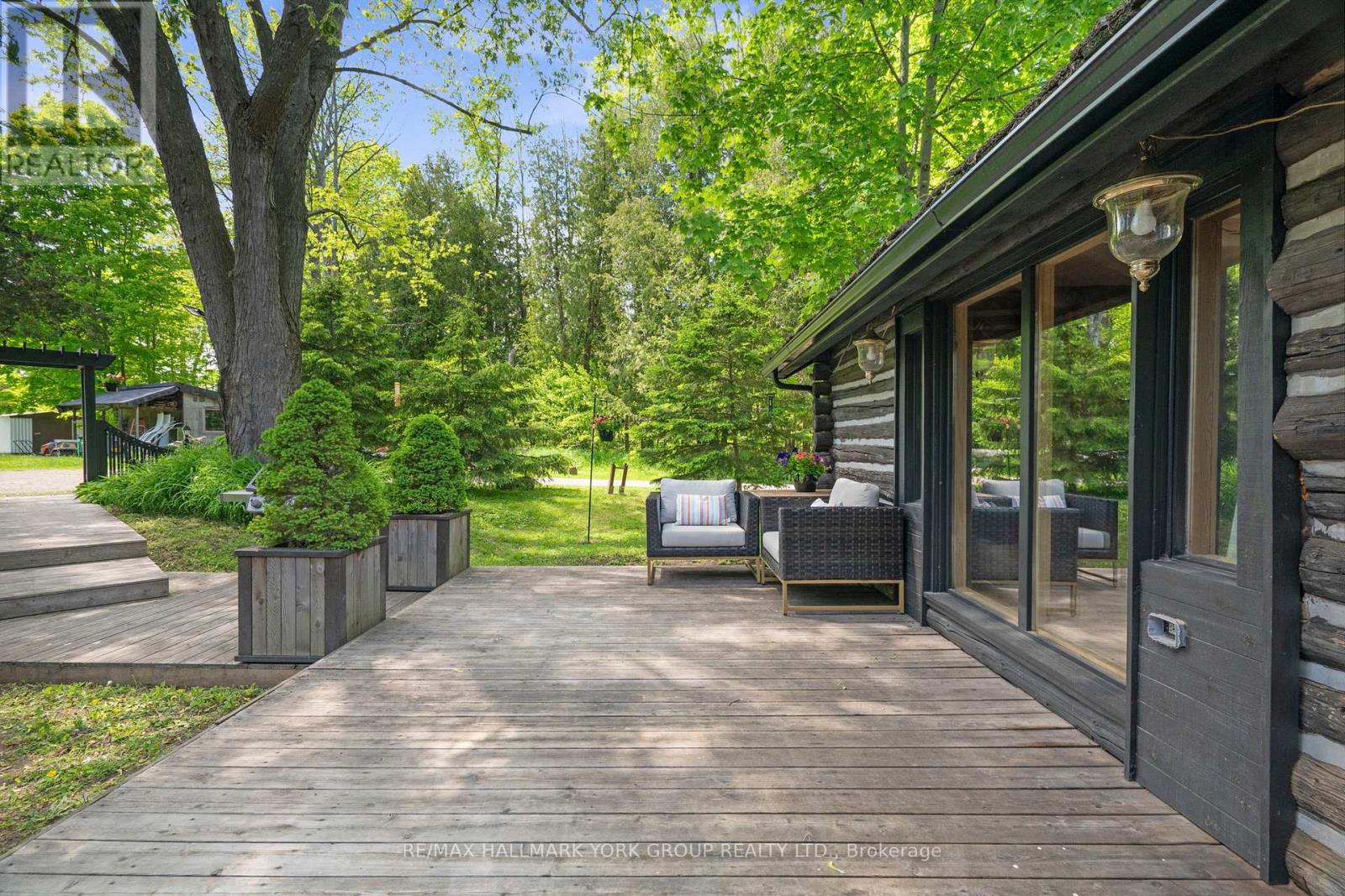 Photo 8 of 16590 Hurontario Street, Caledon ON