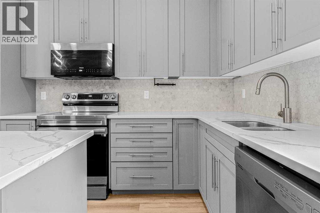 Single Family House for Sale in    Street SW Bankview Calgary 