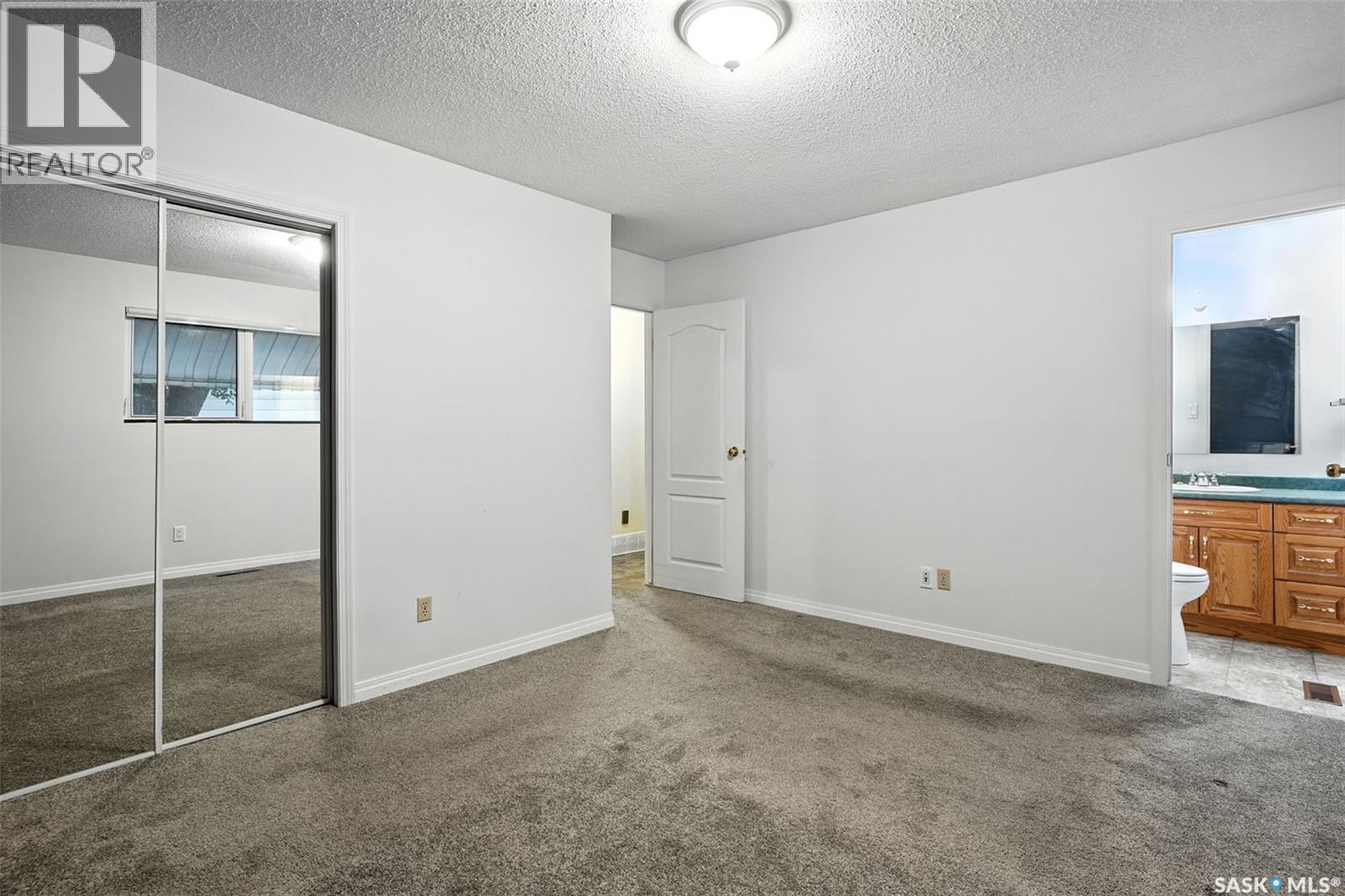 Photo 7 of 2210 Easthill, Saskatoon SK
