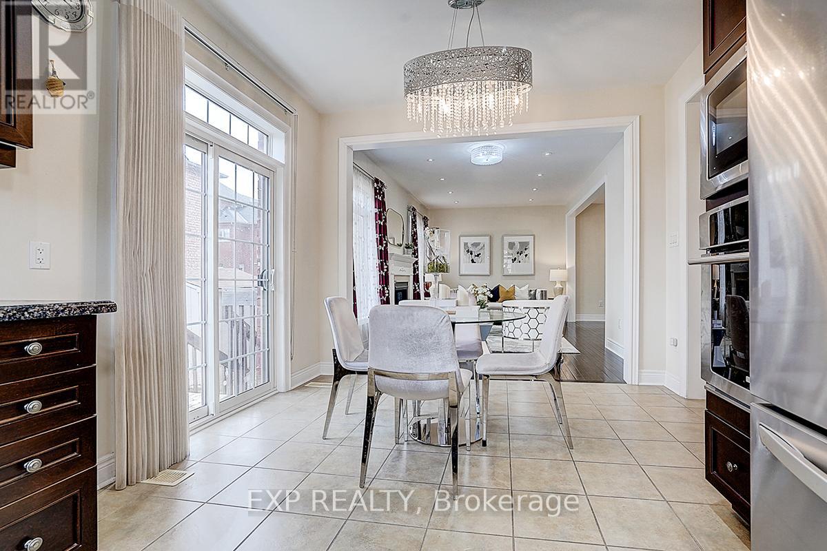 Photo 17 of 116 Dunlop Street, Richmond Hill ON