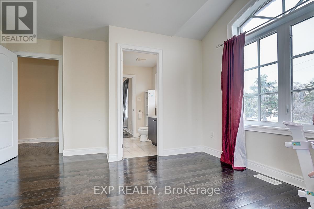 Photo 33 of 116 Dunlop Street, Richmond Hill ON