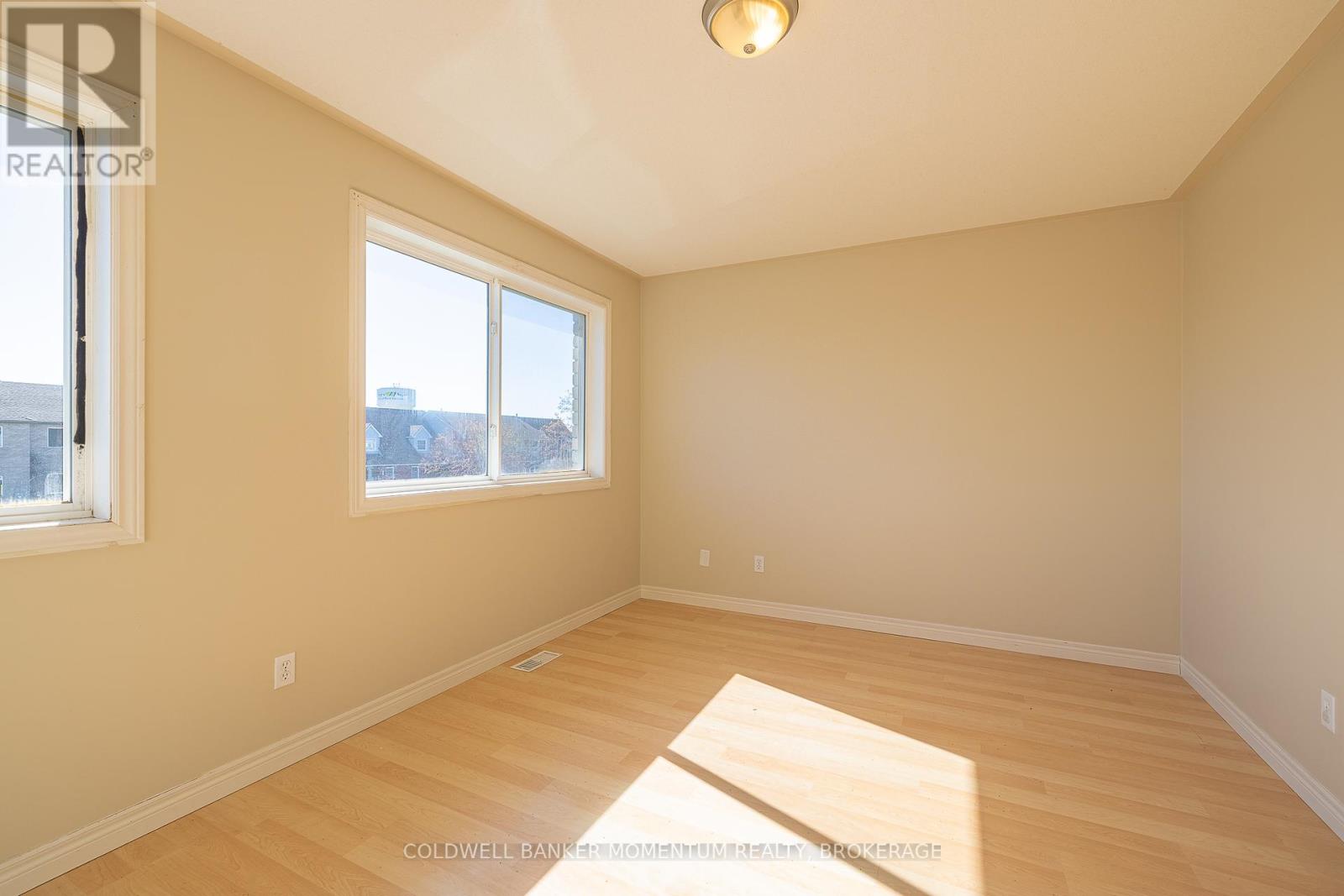 Photo 13 of 44 Saturn Road, Port Colborne ON