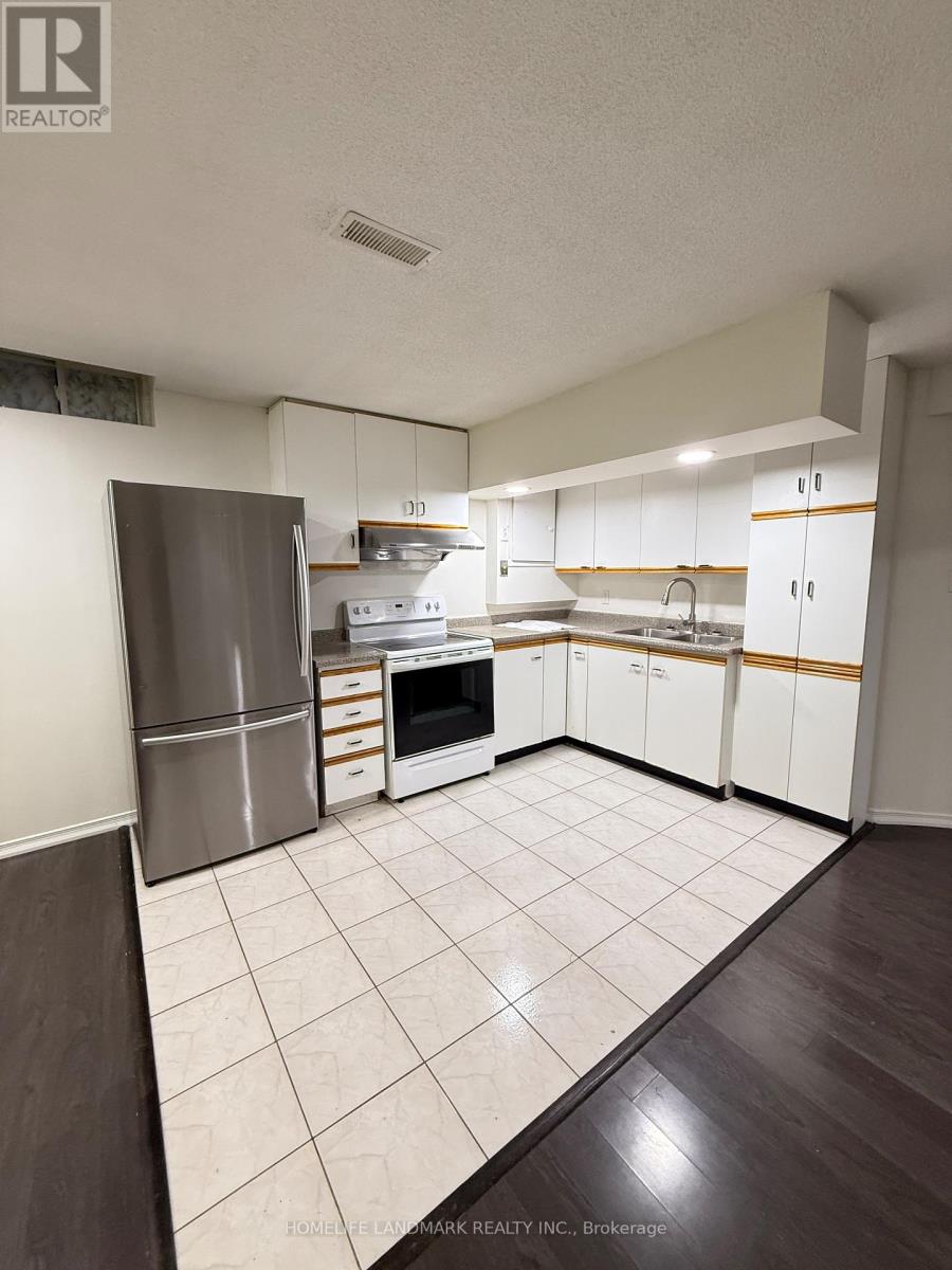 Photo 5 of 5932 Hemingway Road, Mississauga ON