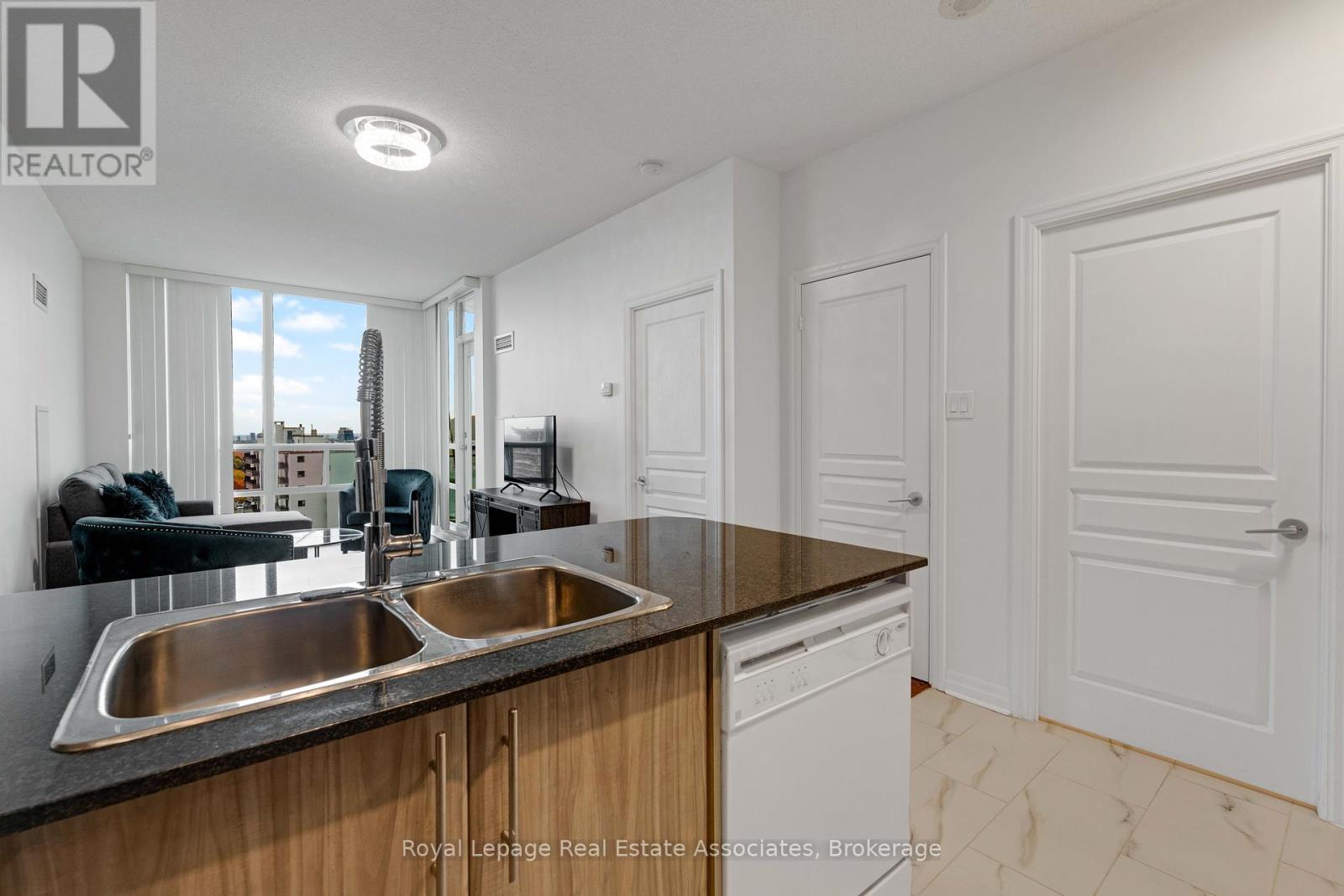 Photo 15 of 1106 3515 Kariya Drive, Mississauga ON