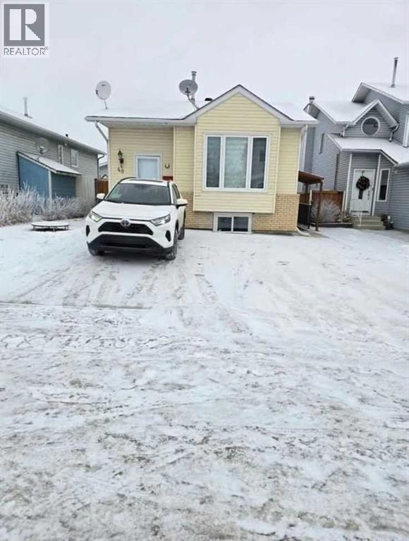 Single Family House Bi-level for Sale in  LA VALENCIA Gardens NE Monterey Park Calgary 
