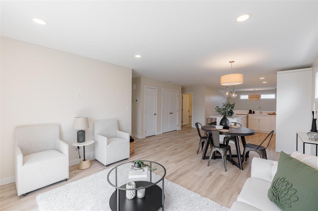 Photo 2 of 10 Gleneagles Street, Niverville MB
