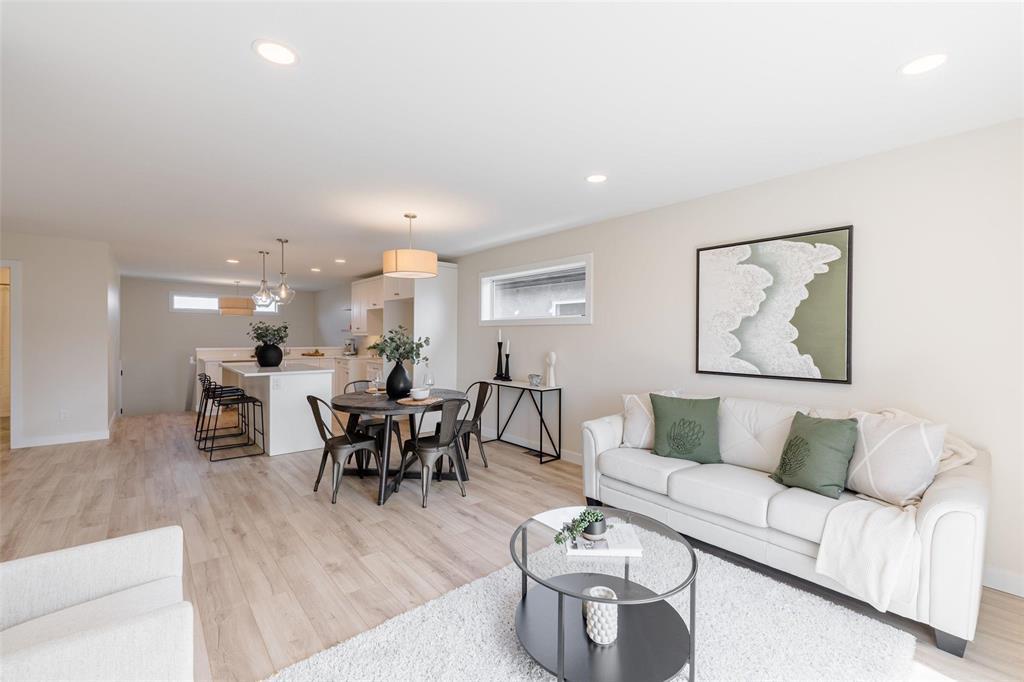 Photo 23 of 10 Gleneagles Street, Niverville MB