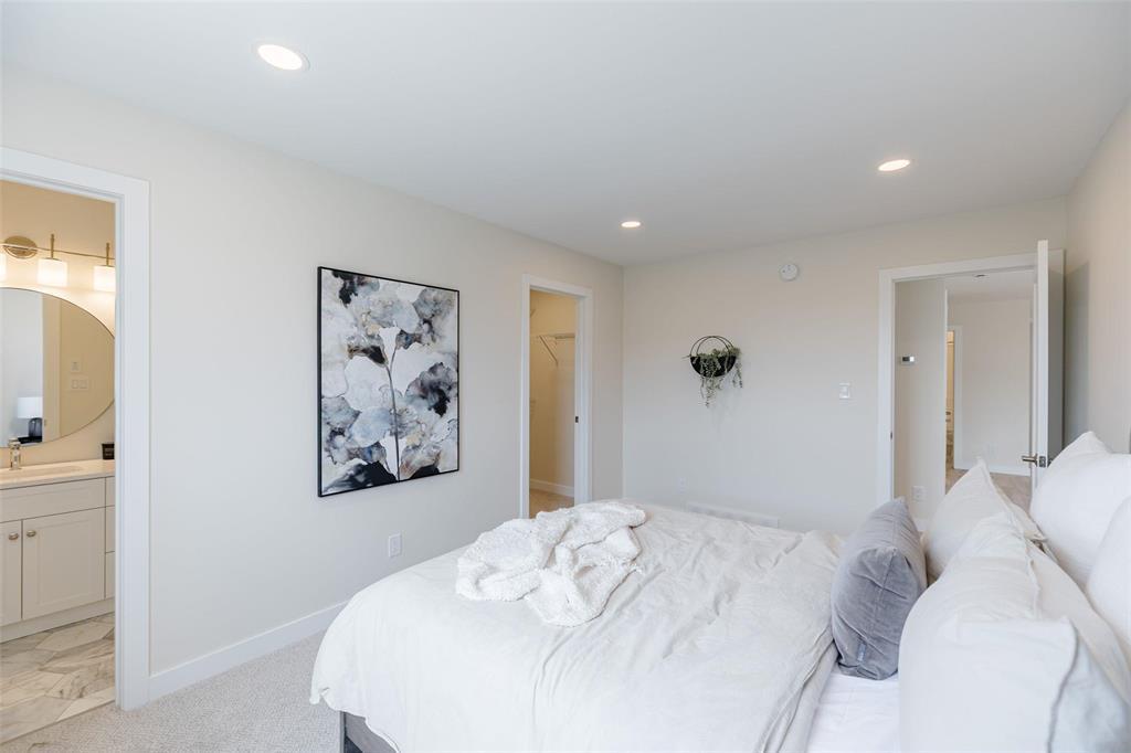 Photo 20 of 10 Gleneagles Street, Niverville MB