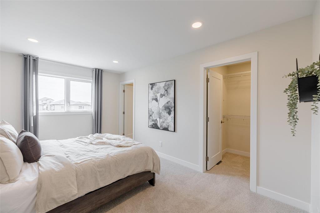 Photo 5 of 10 Gleneagles Street, Niverville MB