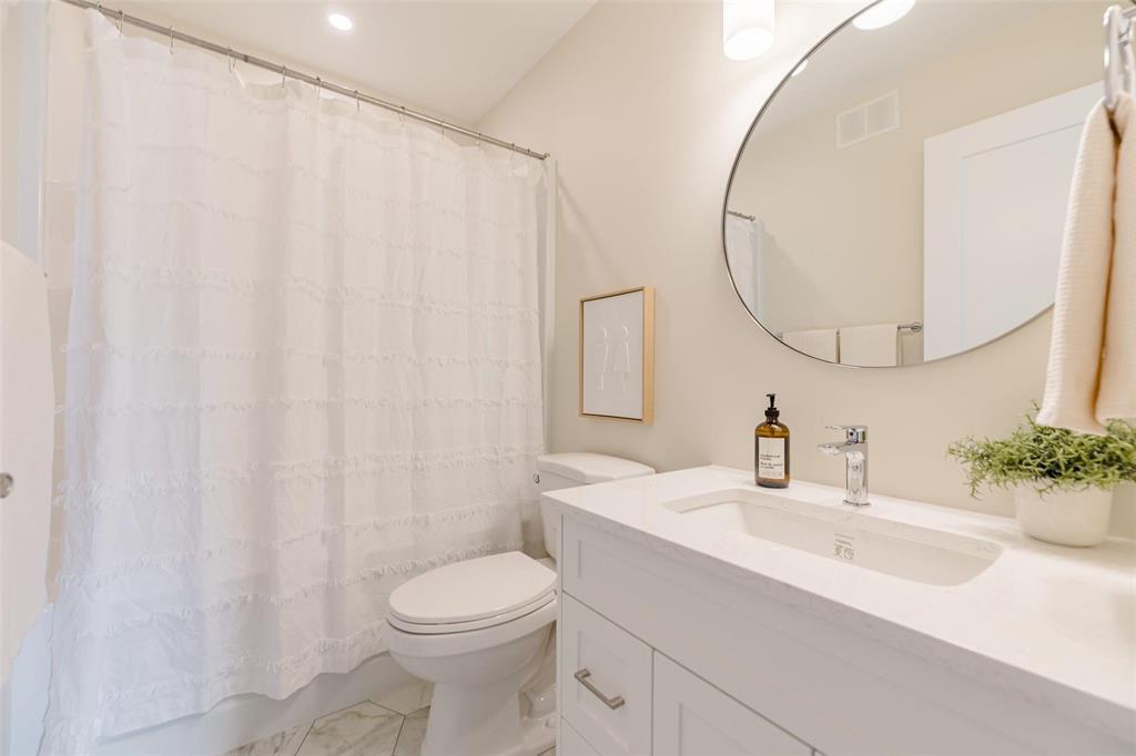 Photo 13 of 10 Gleneagles Street, Niverville MB