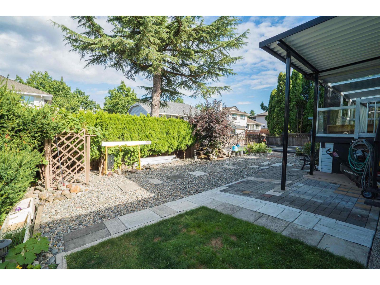 Photo 9 of 9420 157 Street, Surrey BC