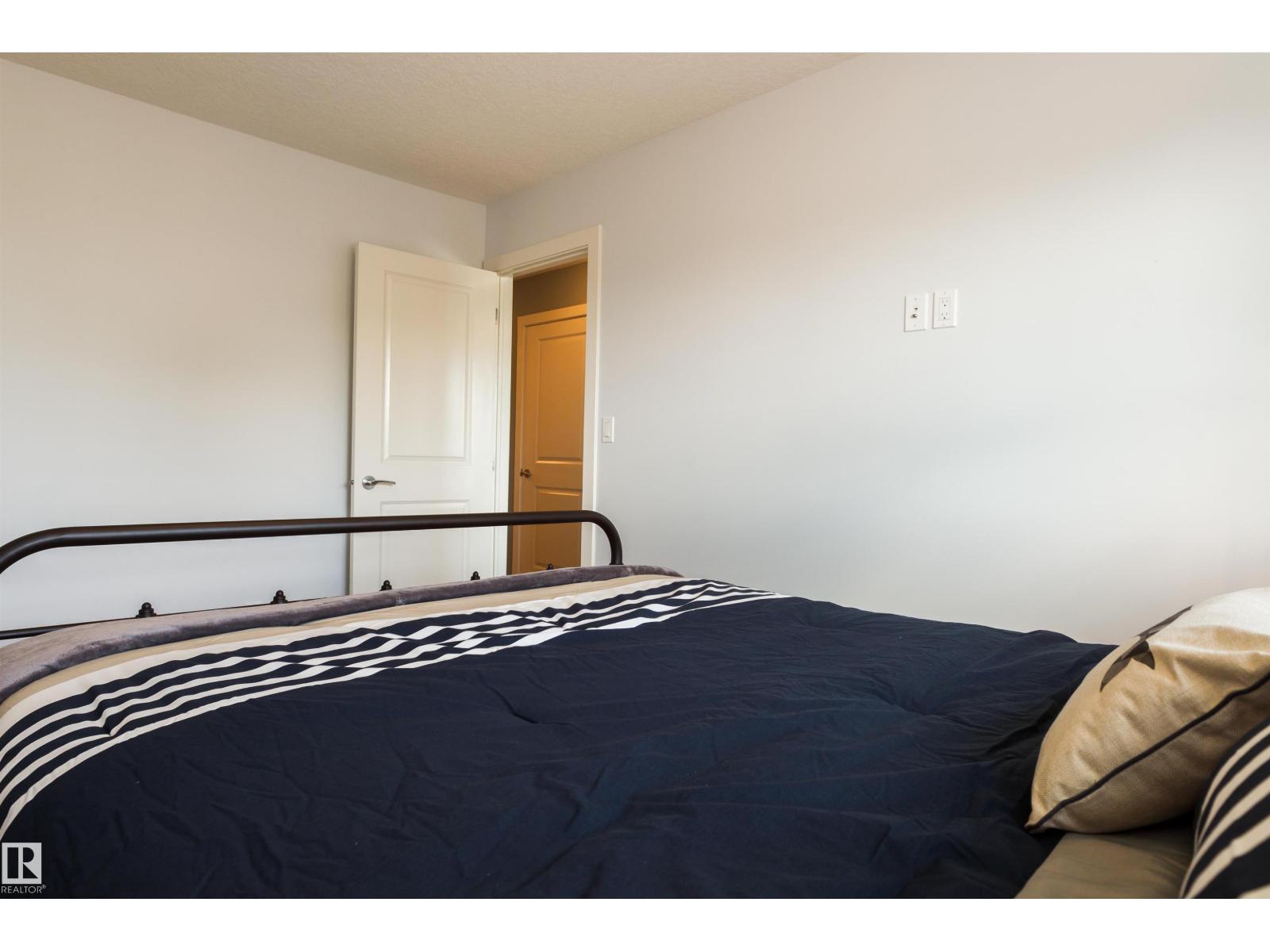 Photo 12 of 9449 152 St Nw Nw, Edmonton AB