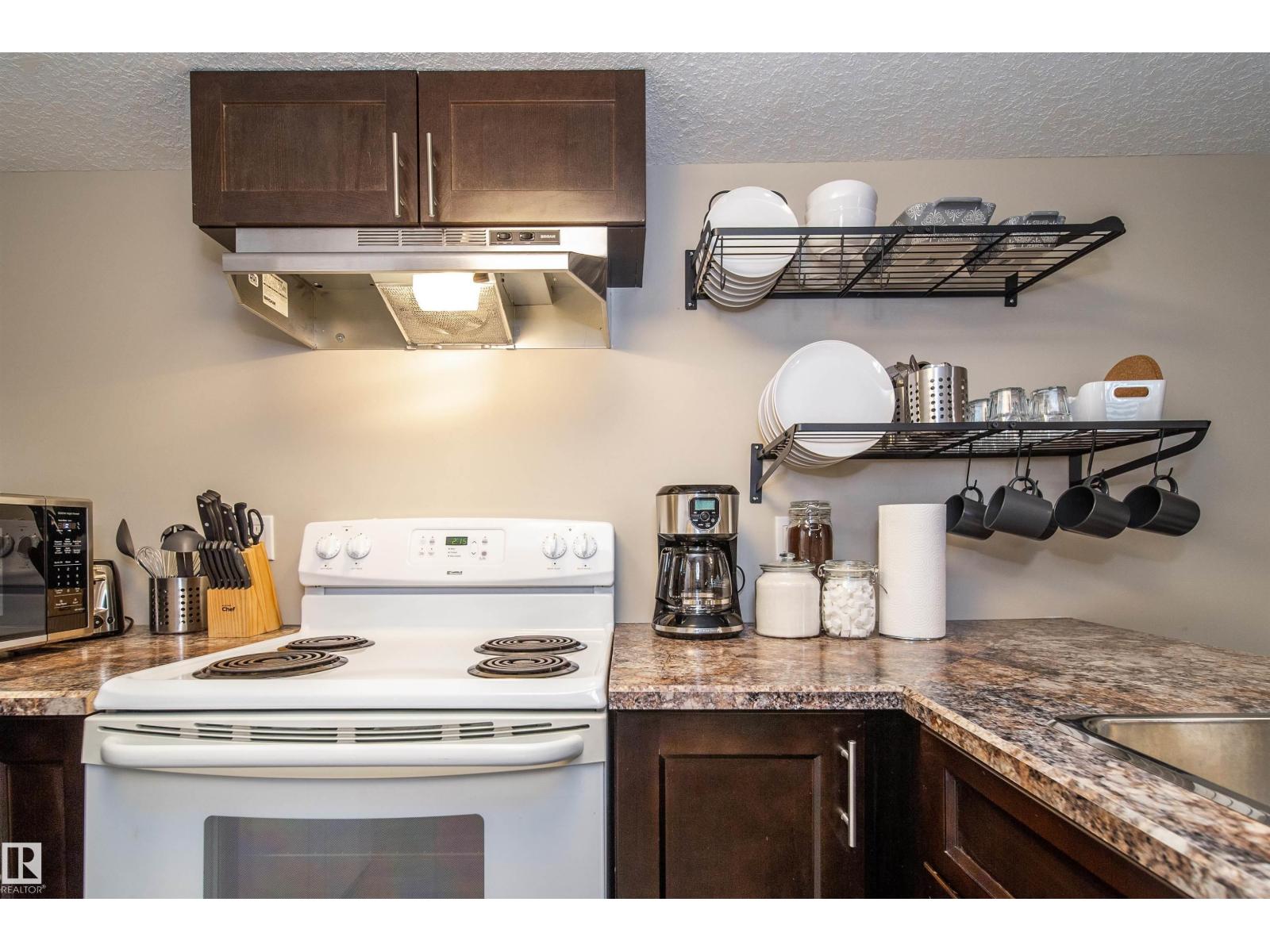 Photo 40 of 9449 152 St Nw Nw, Edmonton AB