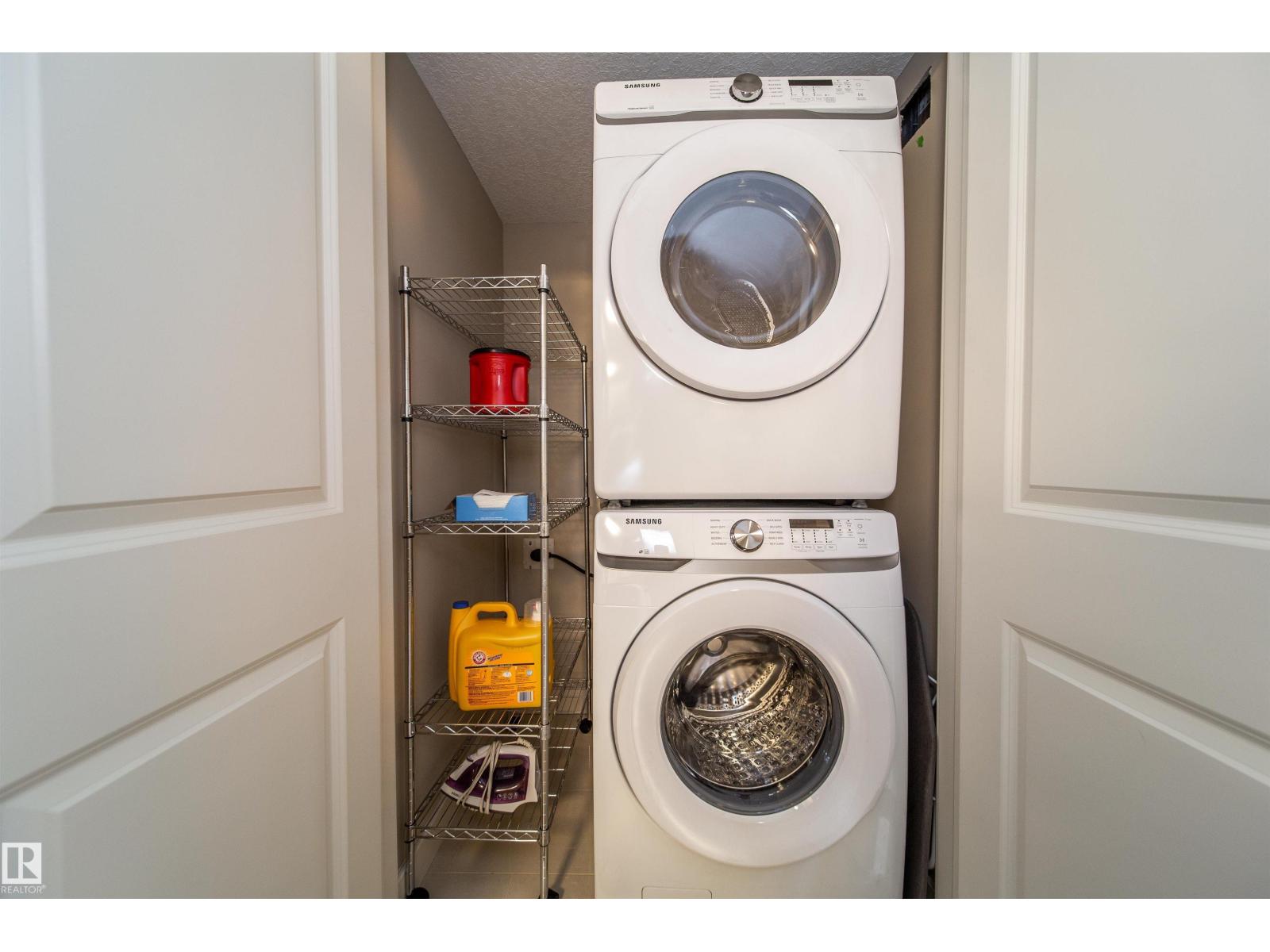 Photo 13 of 9449 152 St Nw Nw, Edmonton AB