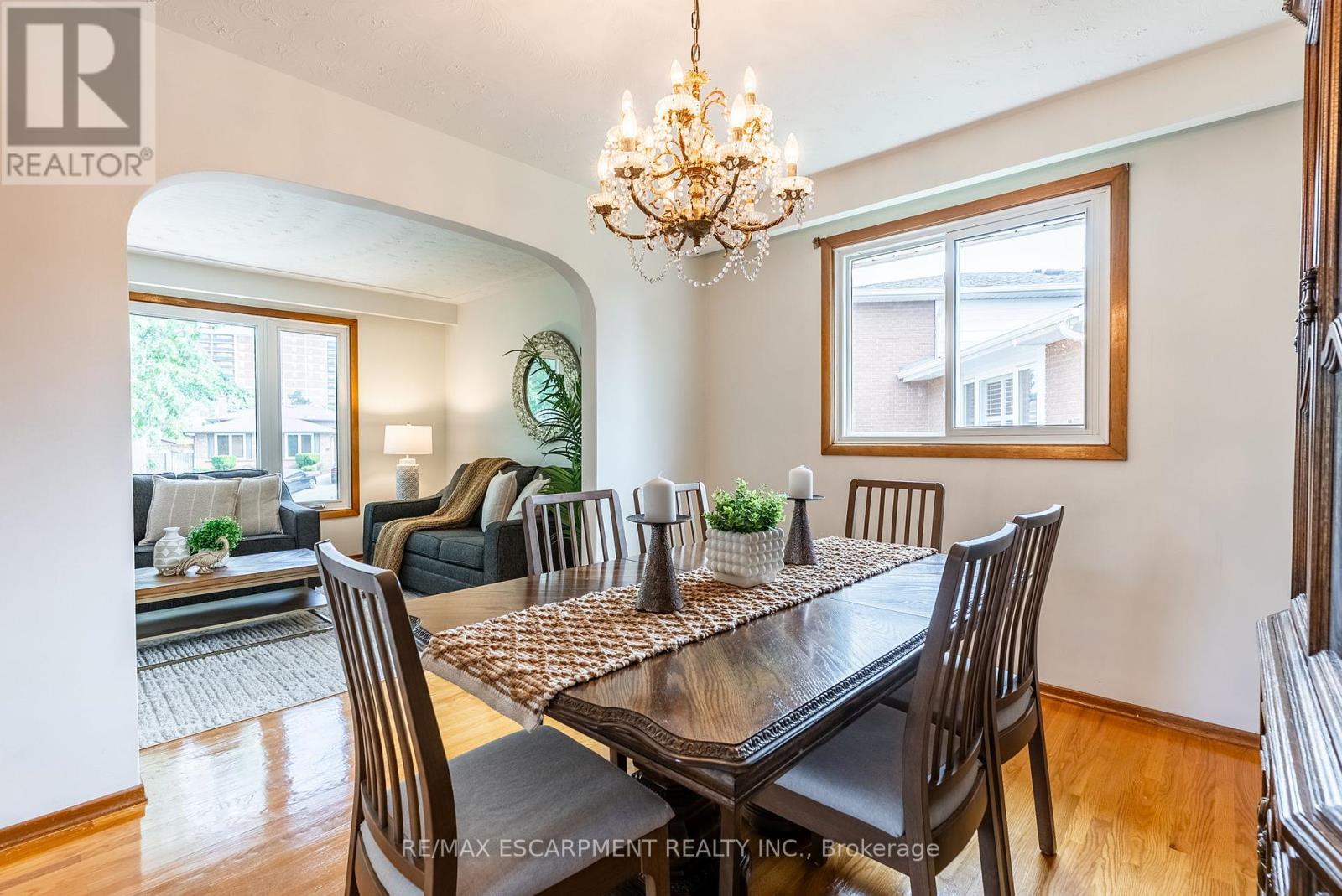 Photo 11 of 18 Renner Court, Hamilton ON