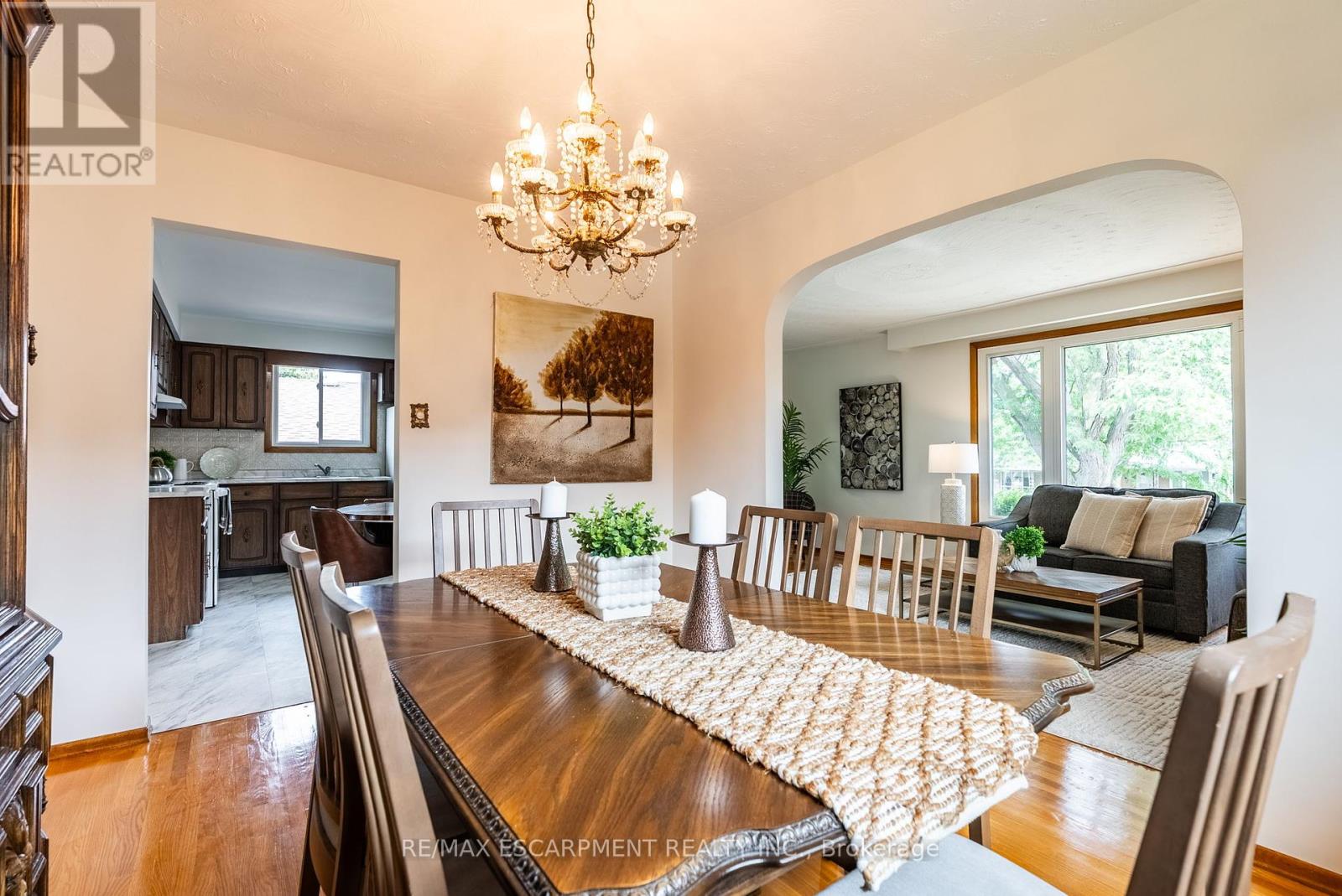 Photo 12 of 18 Renner Court, Hamilton ON