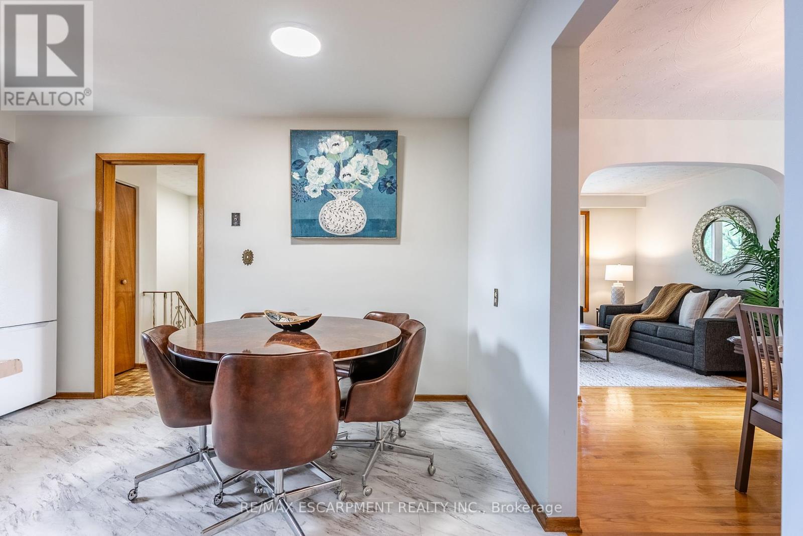 Photo 13 of 18 Renner Court, Hamilton ON