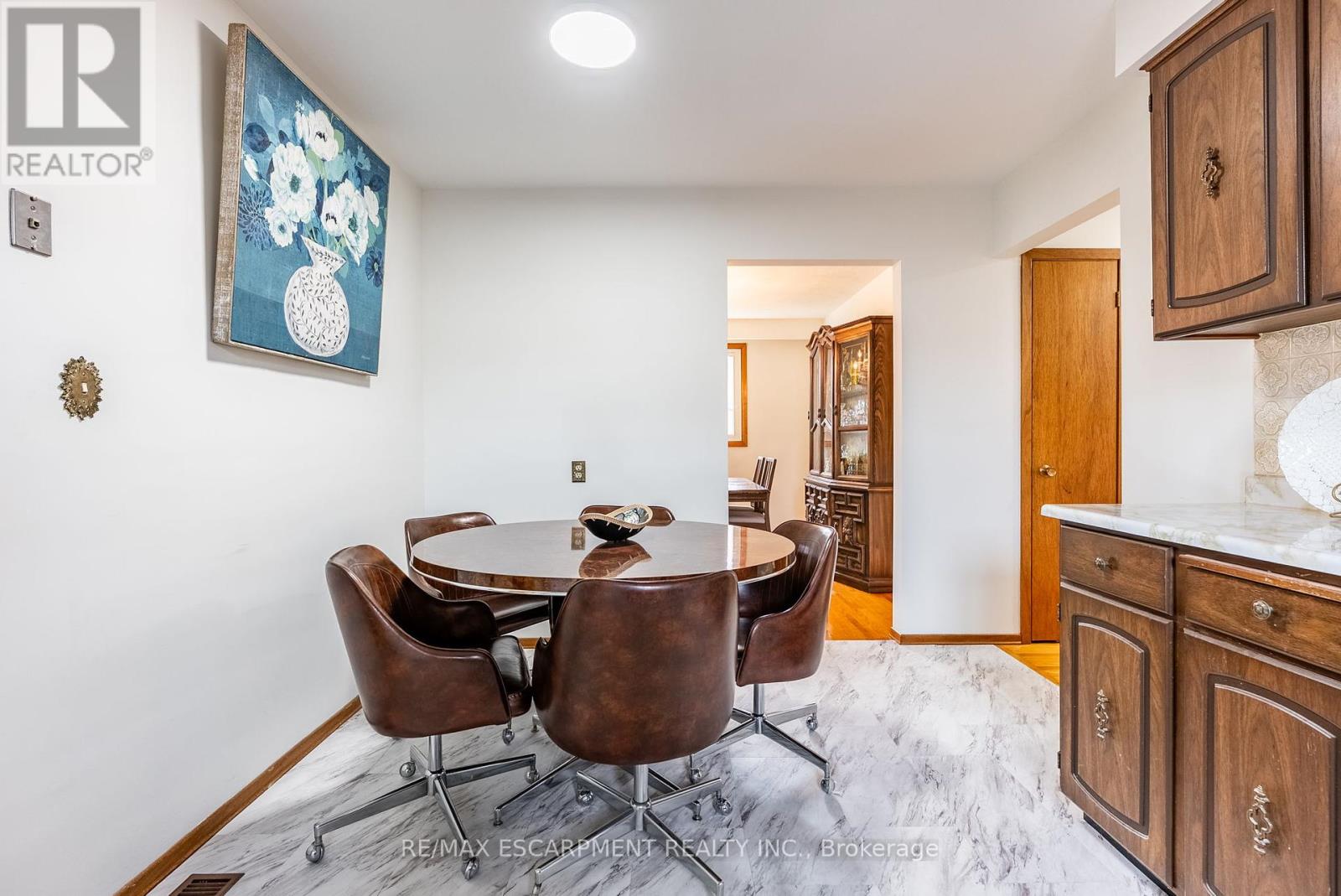 Photo 17 of 18 Renner Court, Hamilton ON