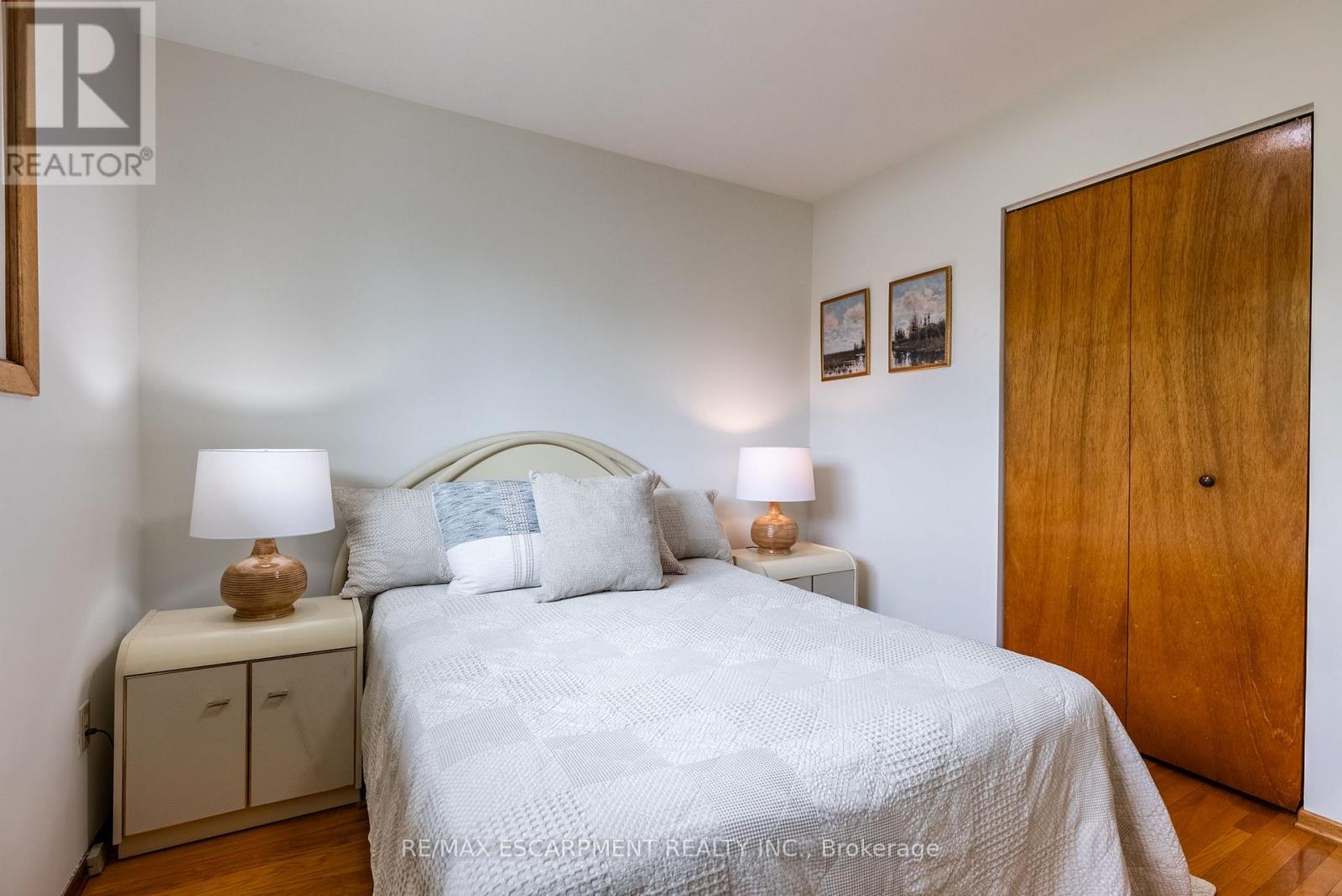 Photo 23 of 18 Renner Court, Hamilton ON