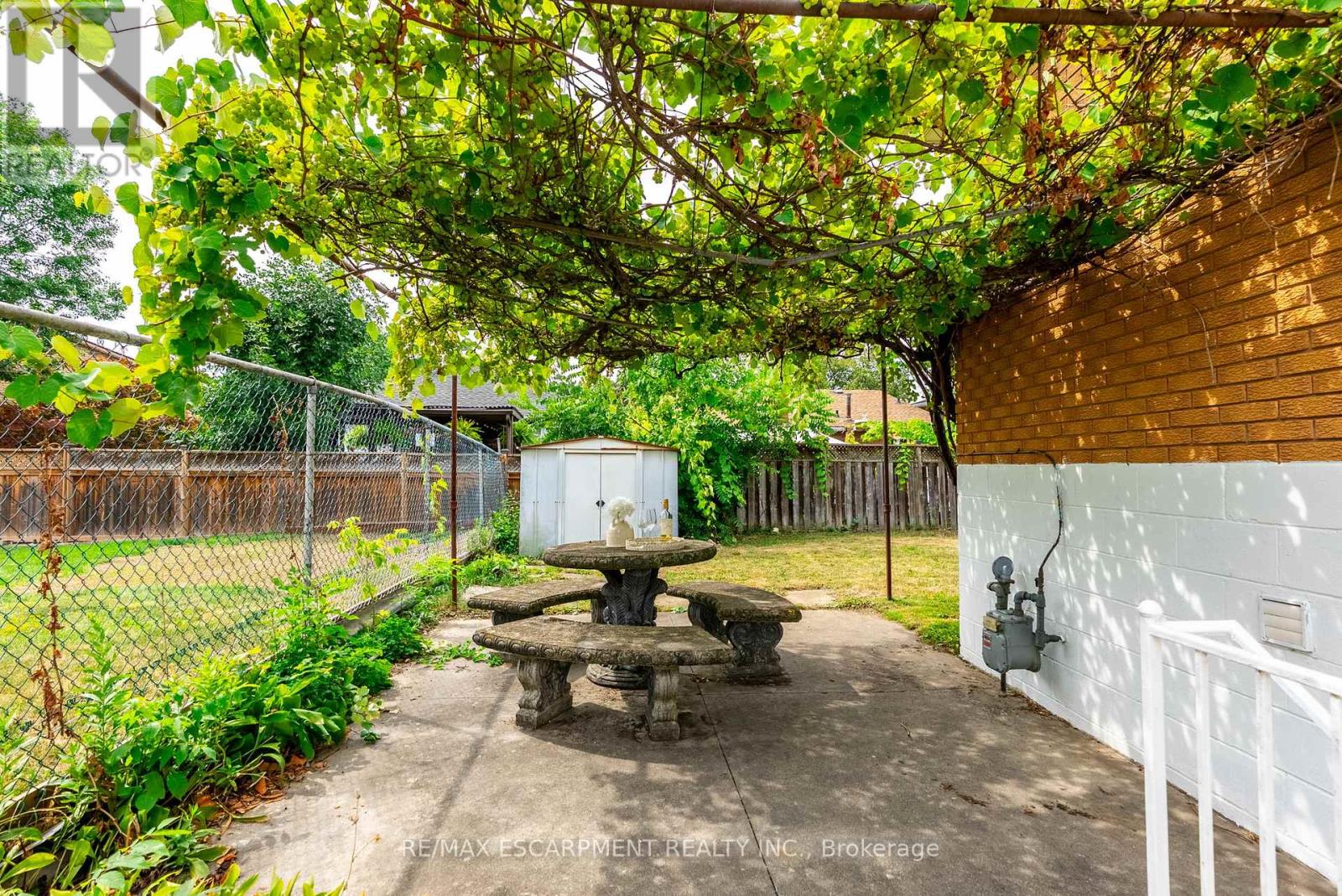 Photo 35 of 18 Renner Court, Hamilton ON