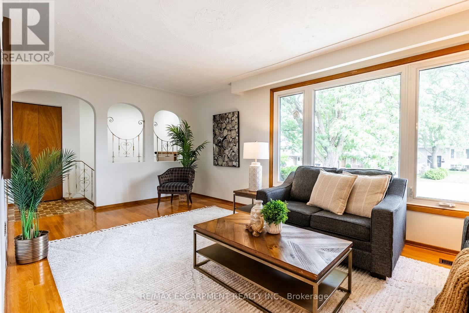 Photo 6 of 18 Renner Court, Hamilton ON