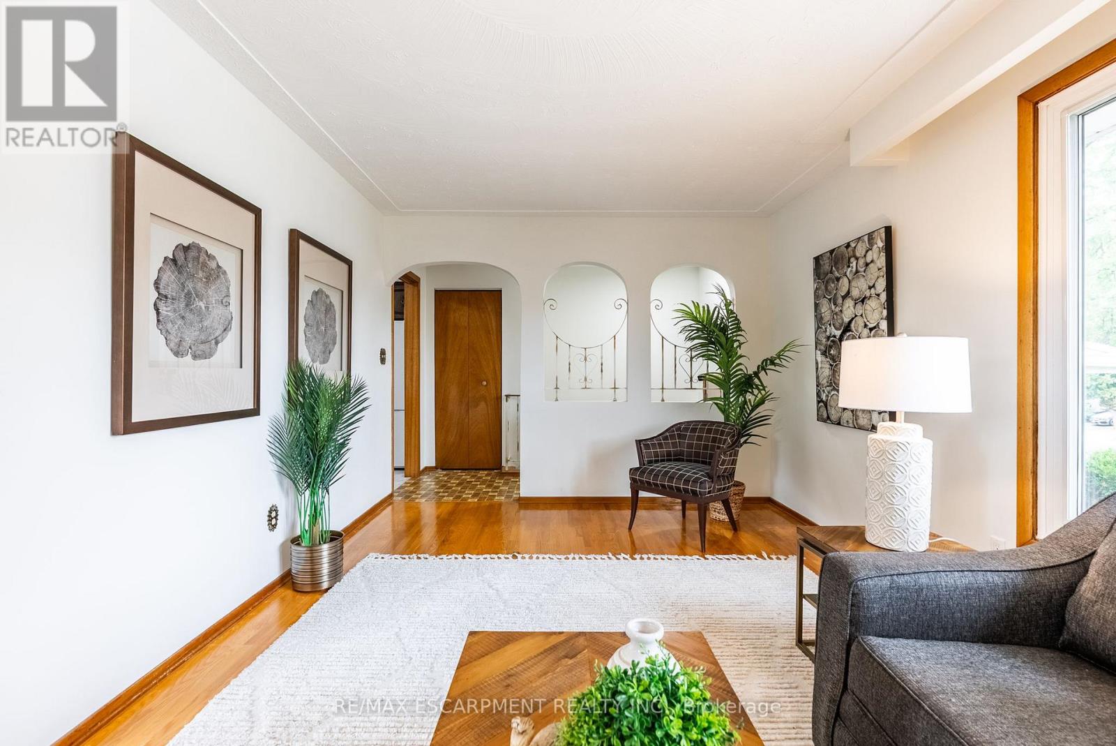 Photo 7 of 18 Renner Court, Hamilton ON