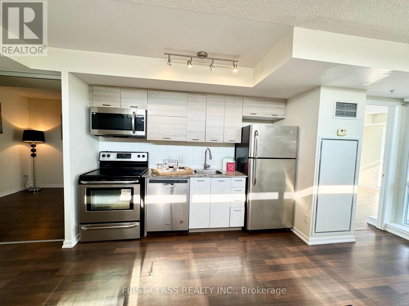 Photo 8 of 313 20 Joe Shuster Way, Toronto ON
