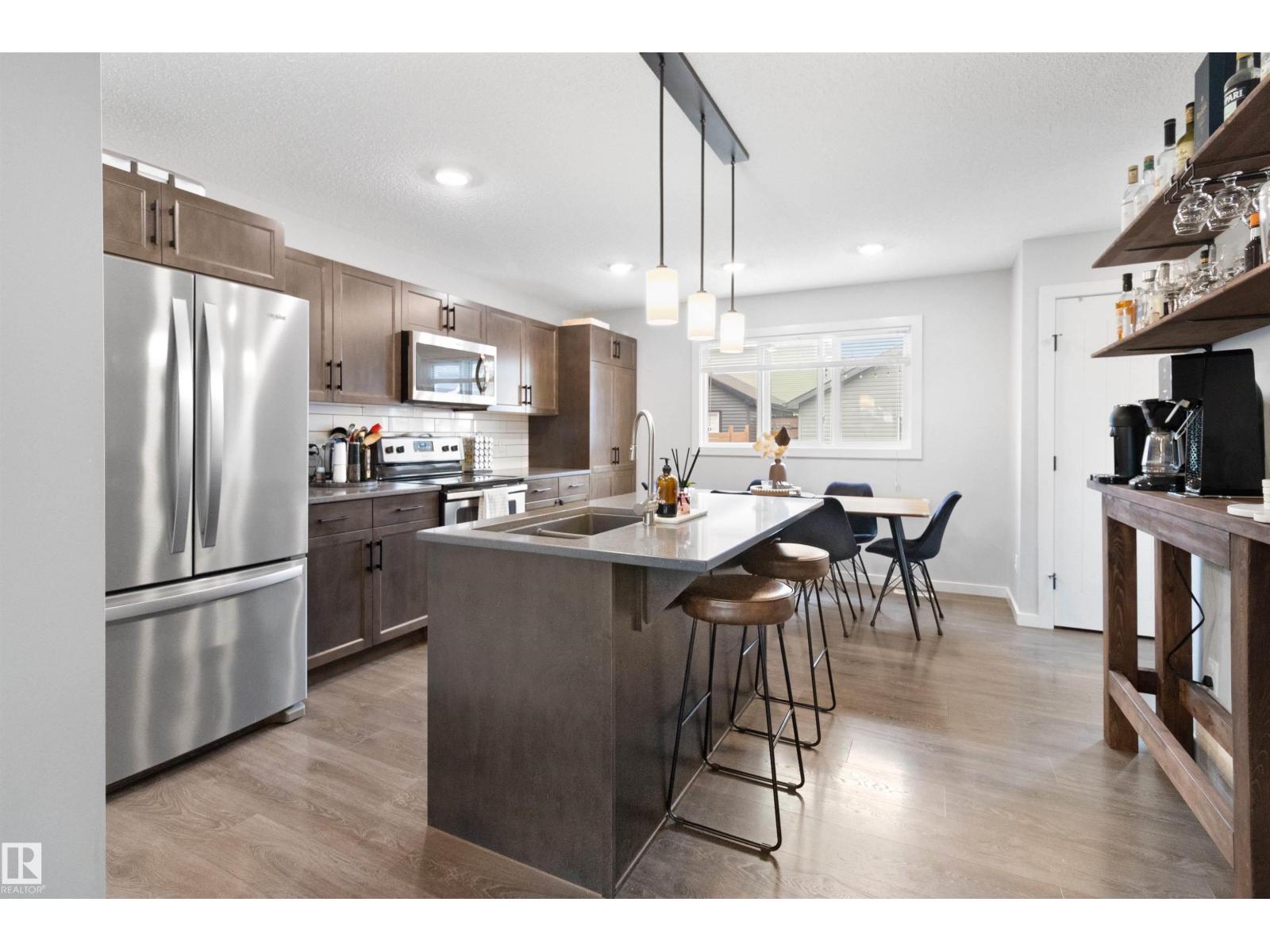Photo 10 of 2654 Maple Wy Nw, Edmonton AB