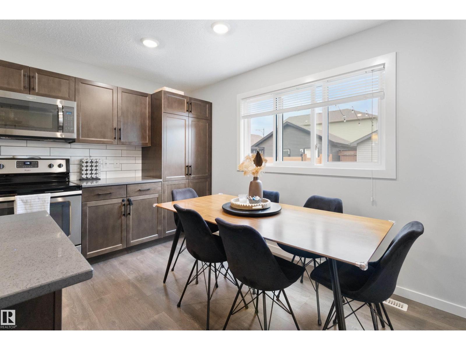Photo 15 of 2654 Maple Wy Nw, Edmonton AB