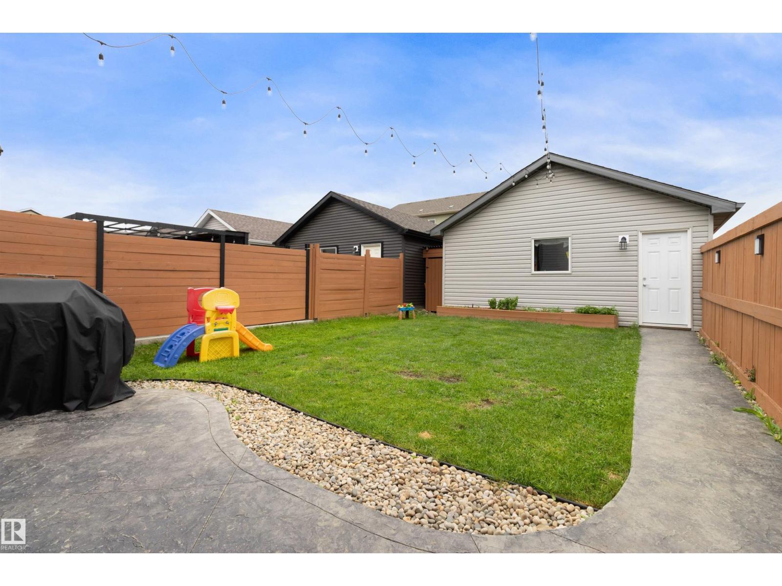 Photo 41 of 2654 Maple Wy Nw, Edmonton AB