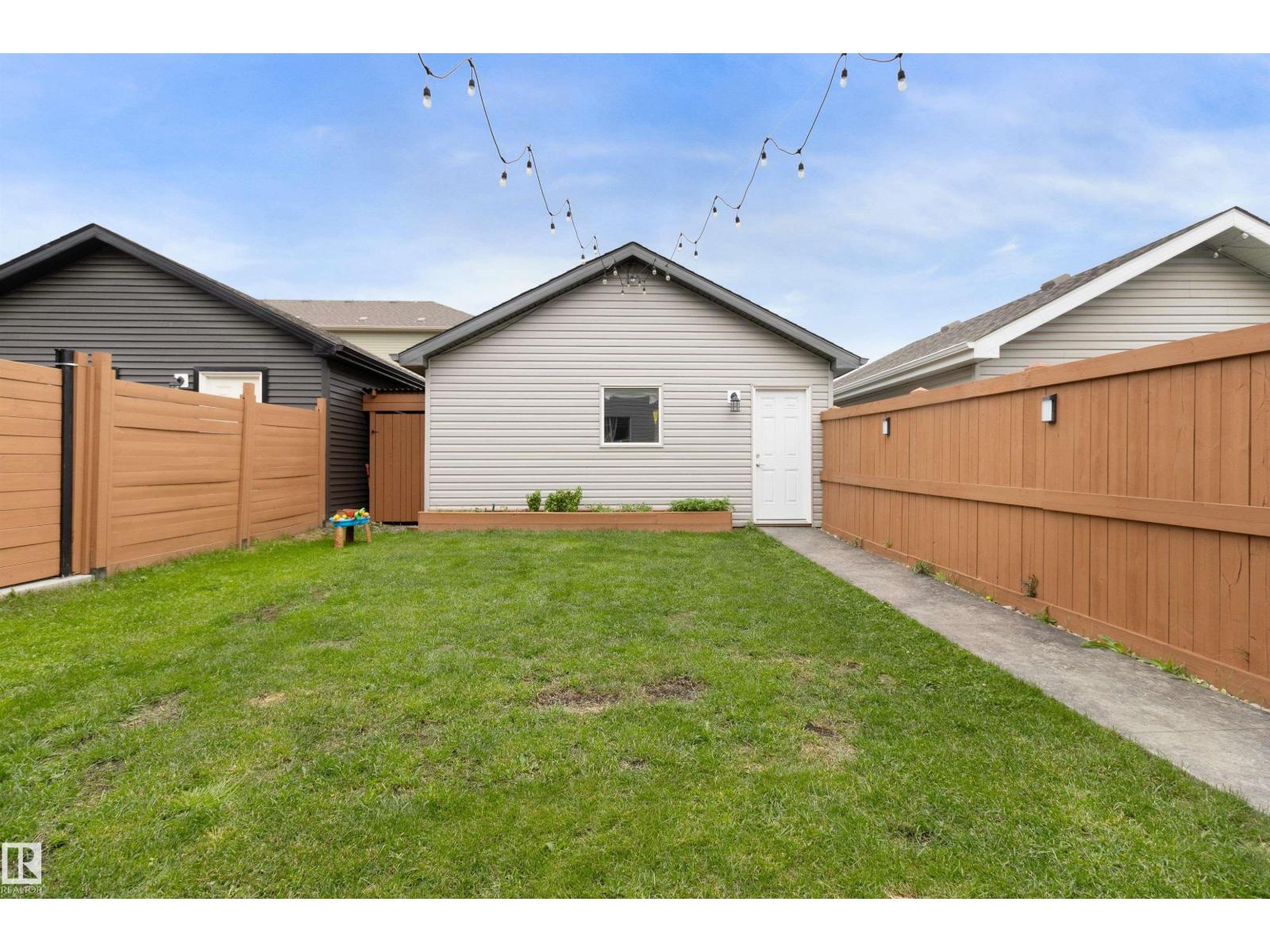 Photo 42 of 2654 Maple Wy Nw, Edmonton AB
