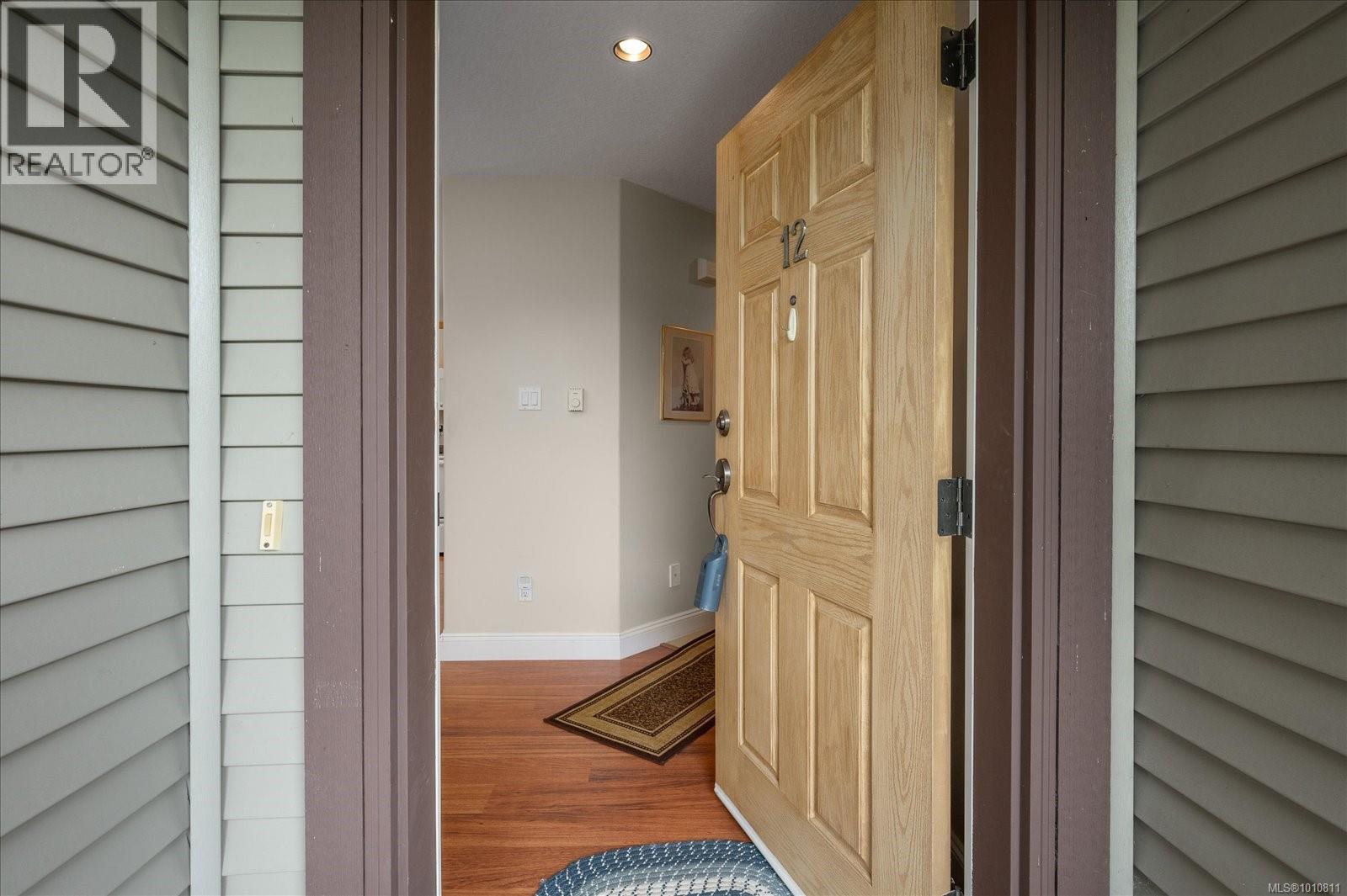 Photo 2 of 12 340 Young St, Parksville BC