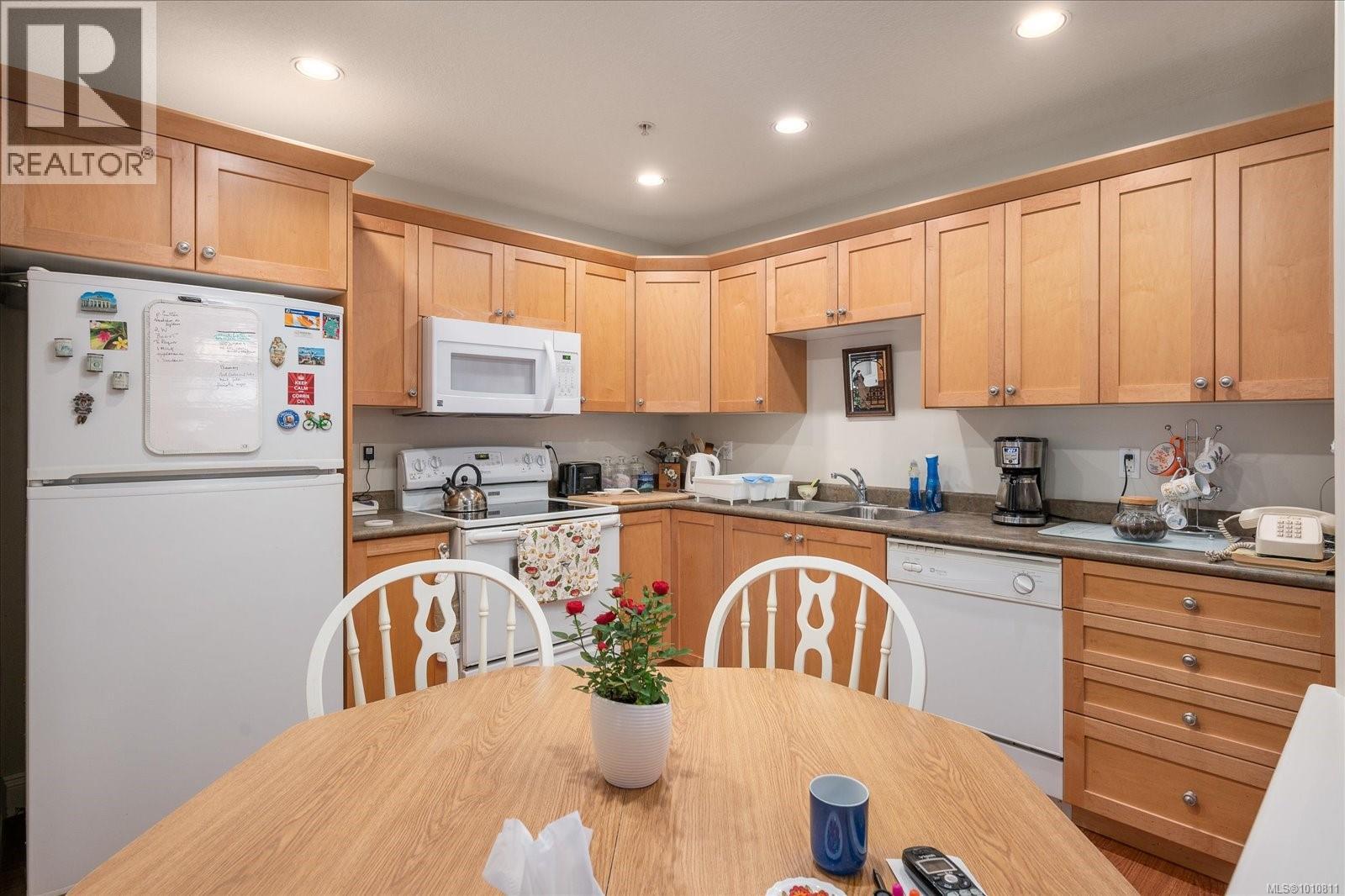 Photo 12 of 12 340 Young St, Parksville BC