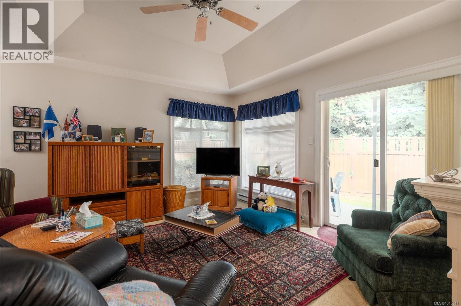 Photo 5 of 12 340 Young St, Parksville BC