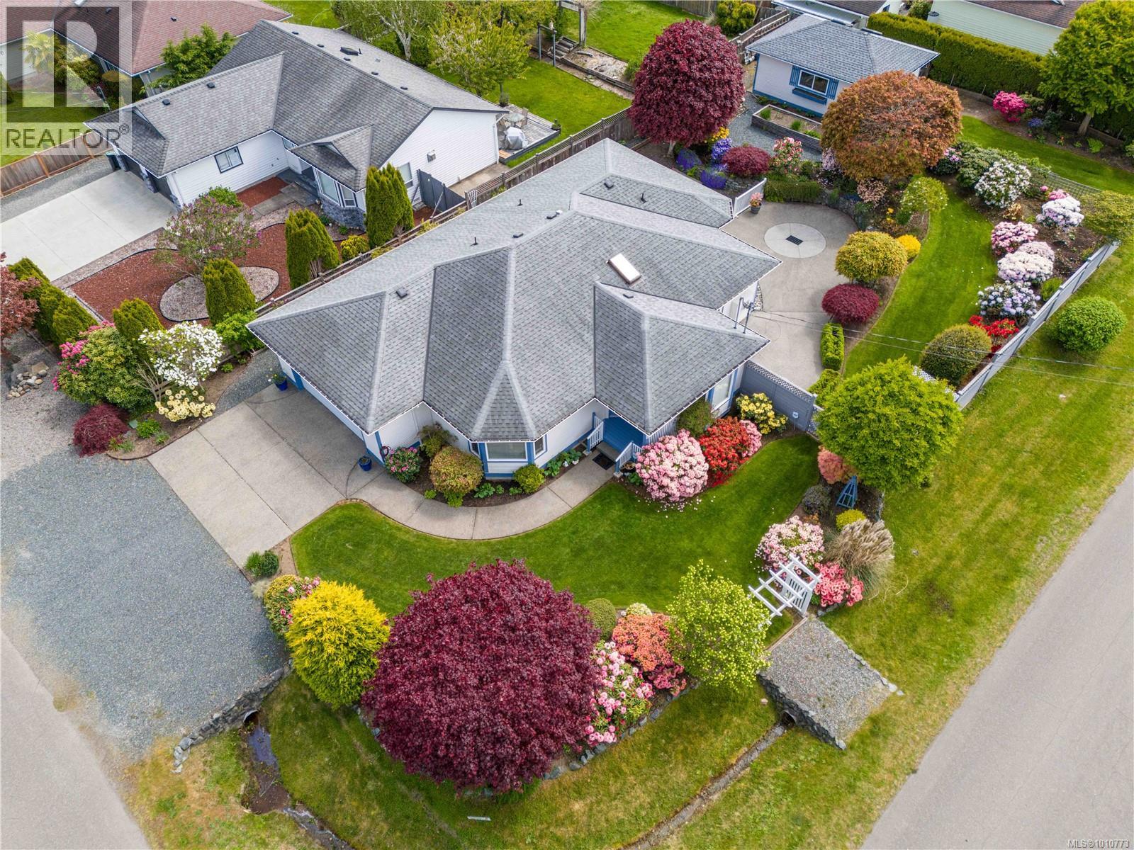 Photo 1 of 785 Nicolls Dr, Parksville BC