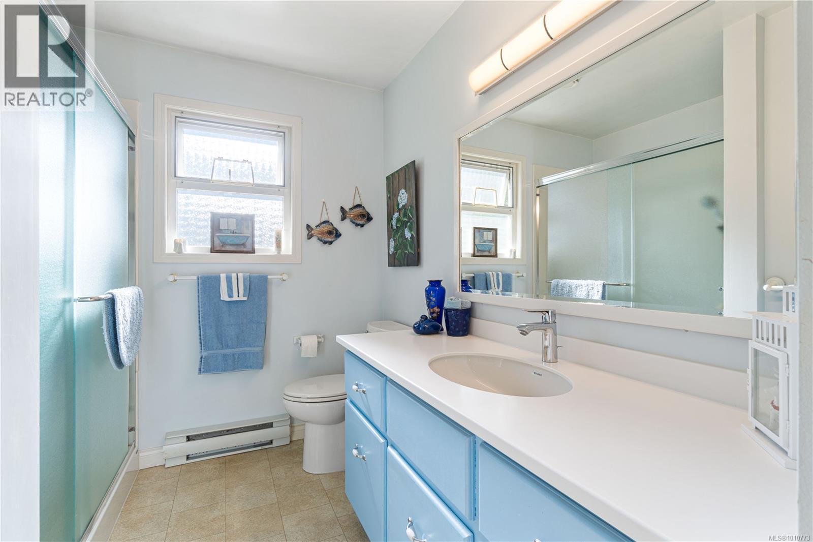 Photo 10 of 785 Nicolls Dr, Parksville BC