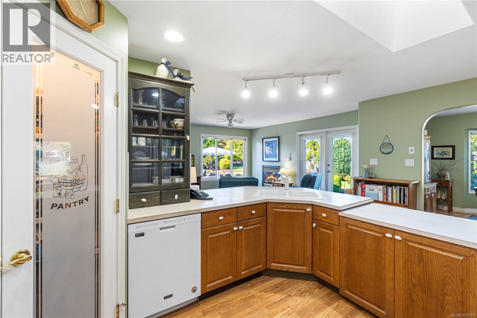 Photo 15 of 785 Nicolls Dr, Parksville BC