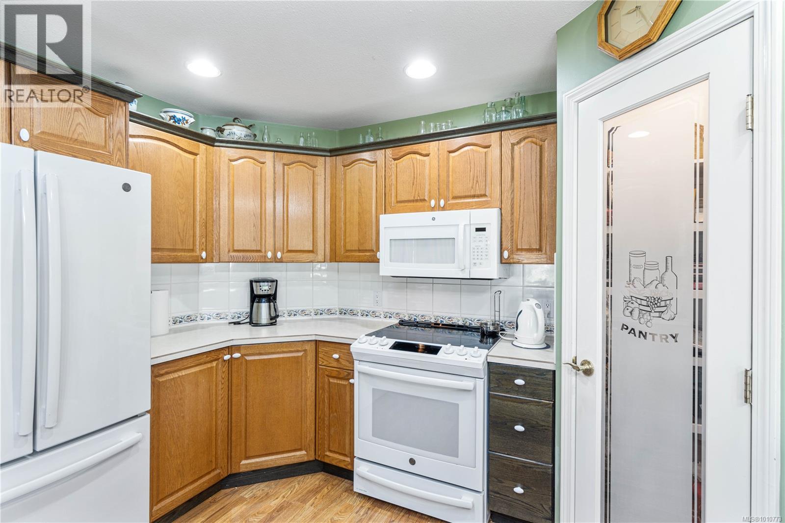 Photo 18 of 785 Nicolls Dr, Parksville BC