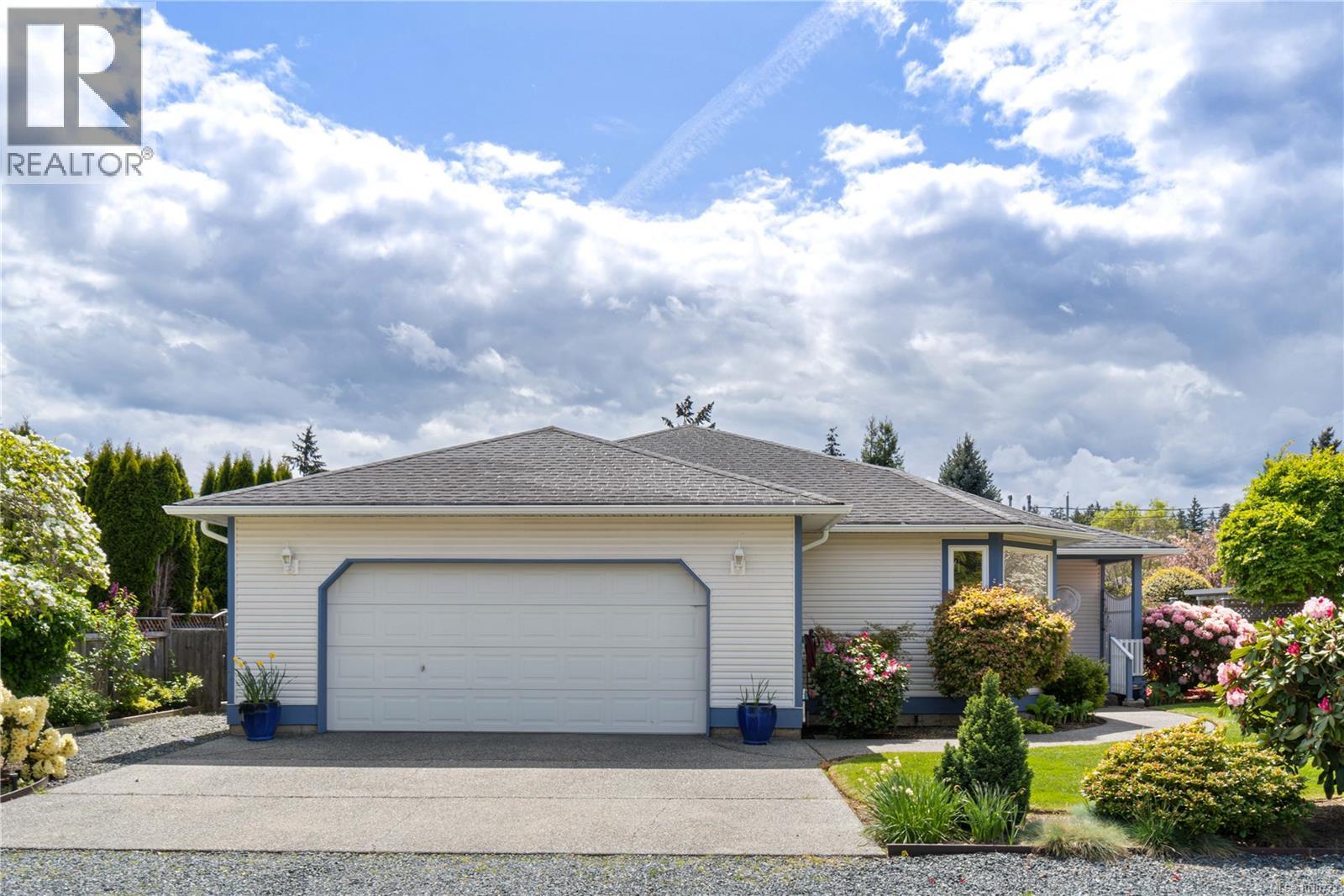 Photo 2 of 785 Nicolls Dr, Parksville BC