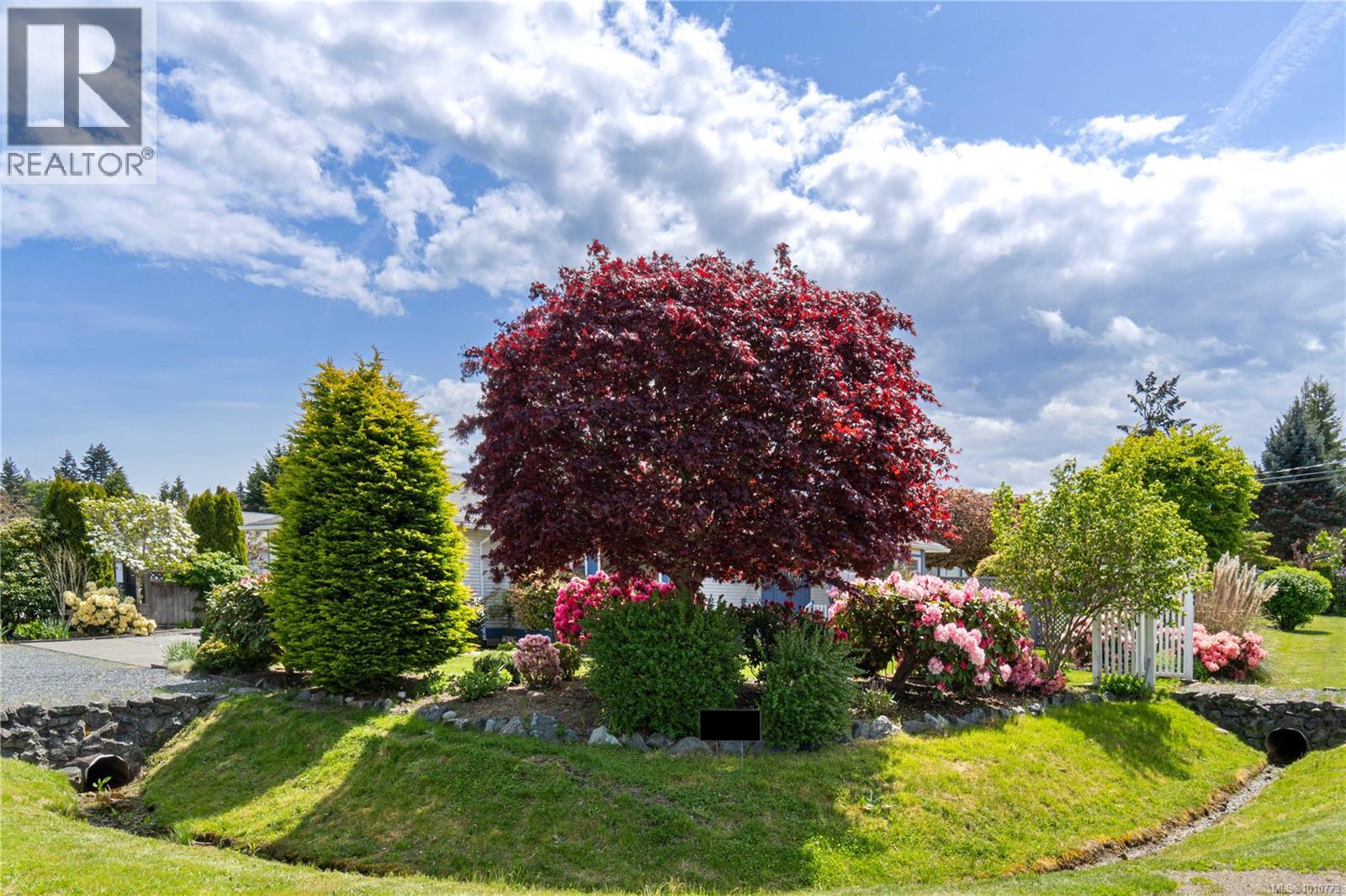 Photo 38 of 785 Nicolls Dr, Parksville BC
