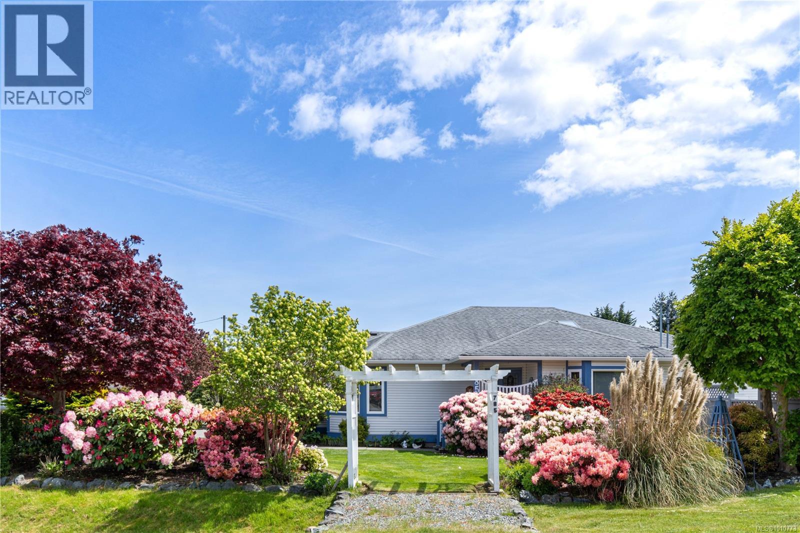 Photo 40 of 785 Nicolls Dr, Parksville BC