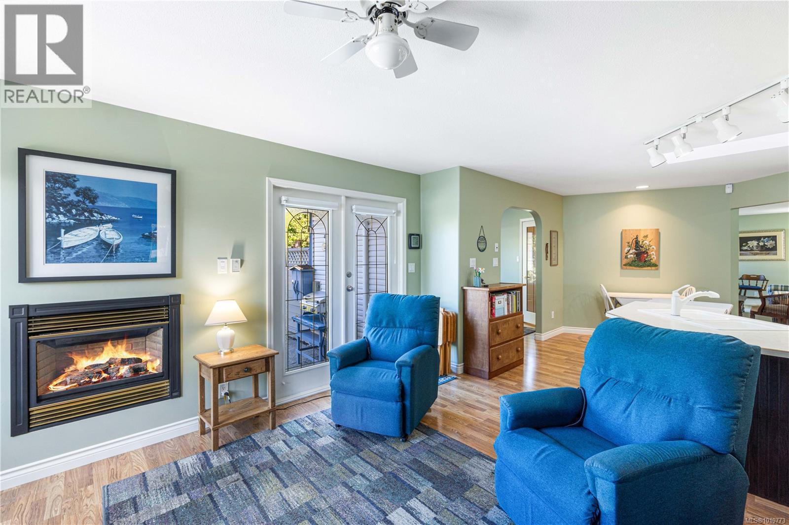 Photo 5 of 785 Nicolls Dr, Parksville BC
