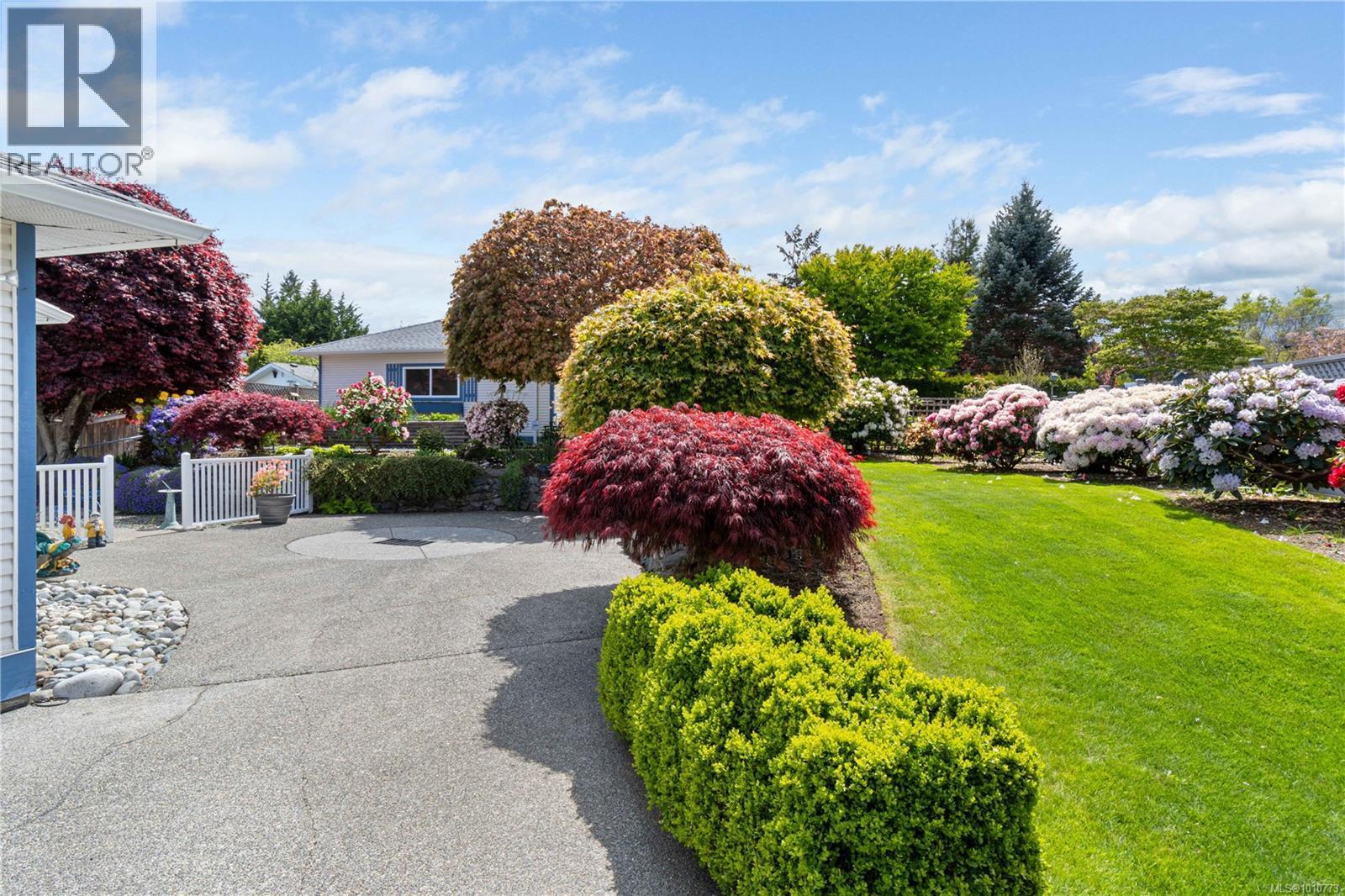 Photo 59 of 785 Nicolls Dr, Parksville BC