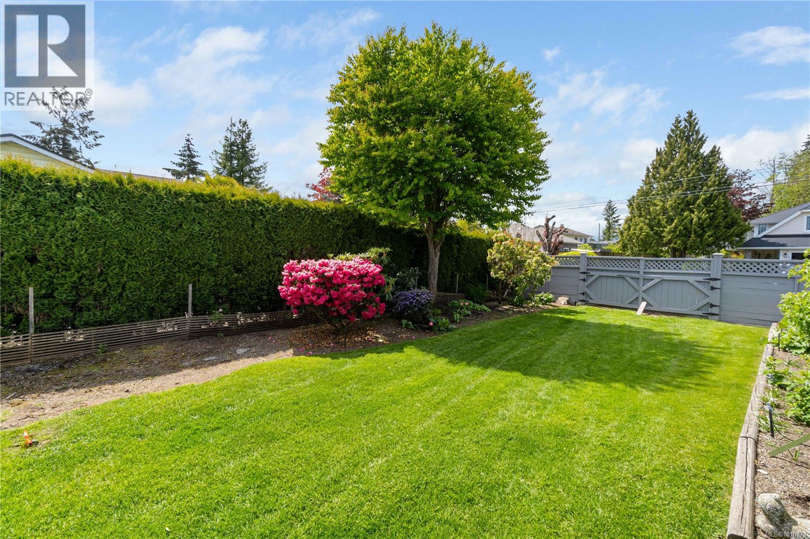Photo 60 of 785 Nicolls Dr, Parksville BC