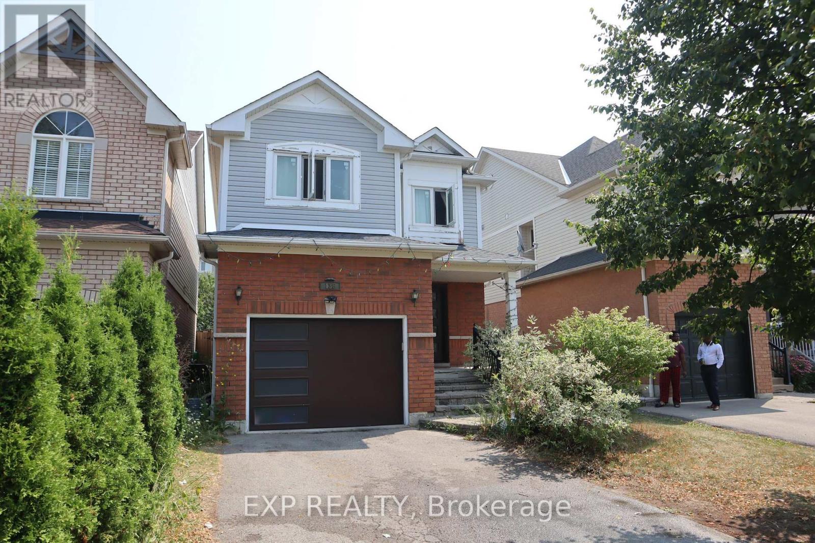 Photo 33 of 136 Kirkland Place, Whitby ON