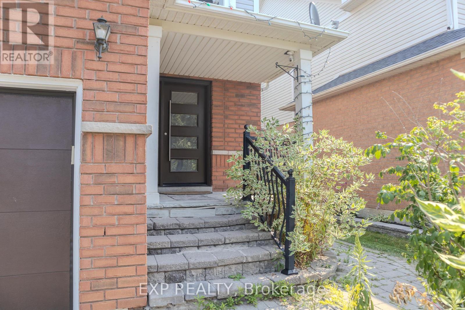 Photo 9 of 136 Kirkland Place, Whitby ON