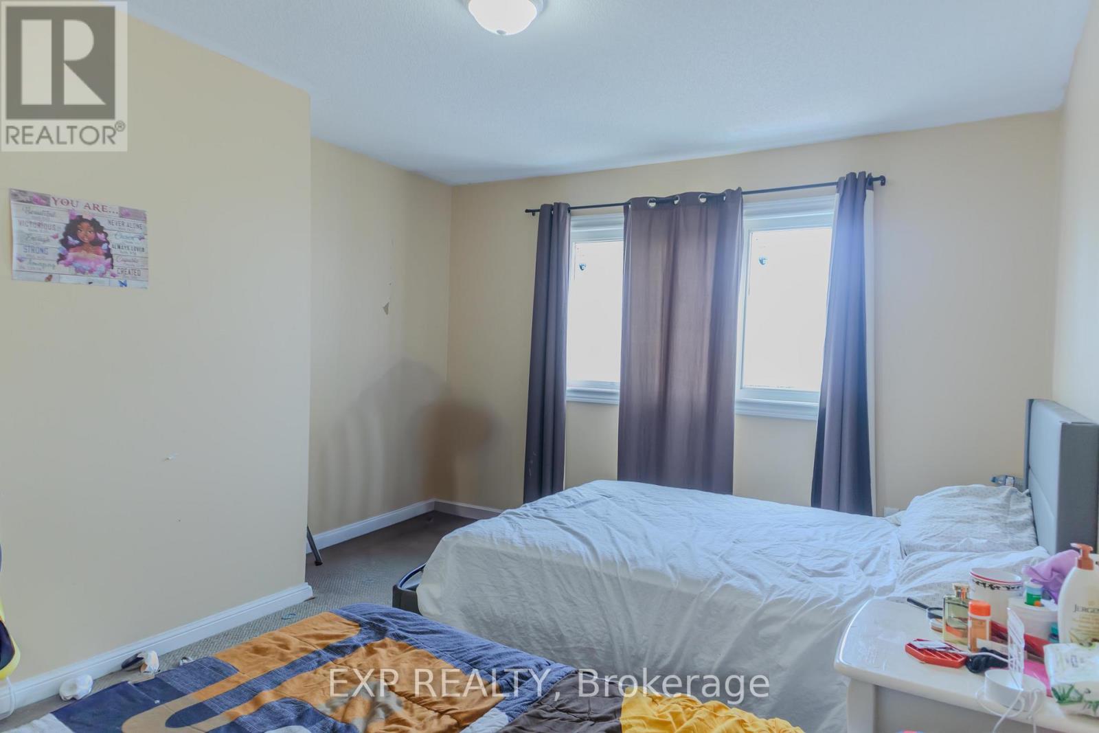 Photo 21 of 136 Kirkland Place, Whitby ON